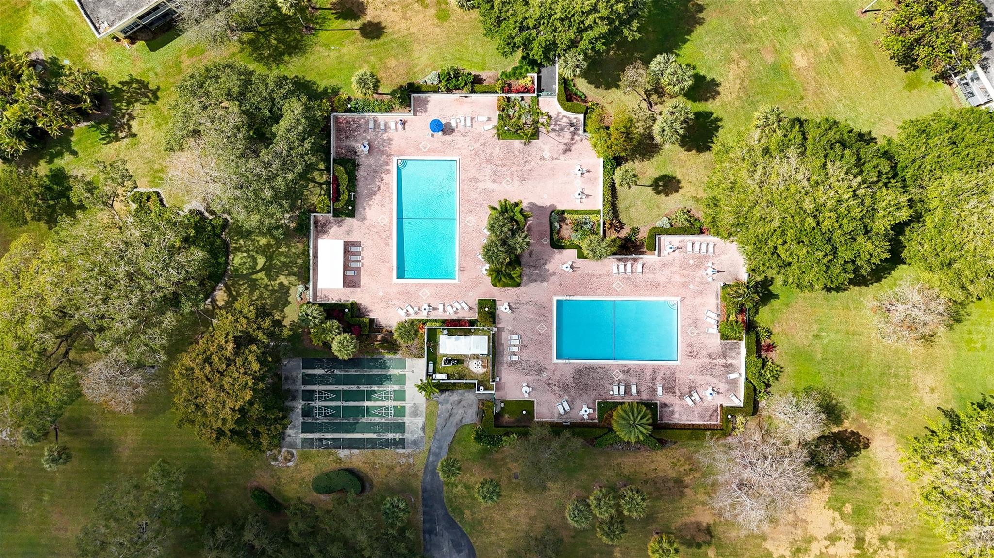 605 Oaks Drive 703