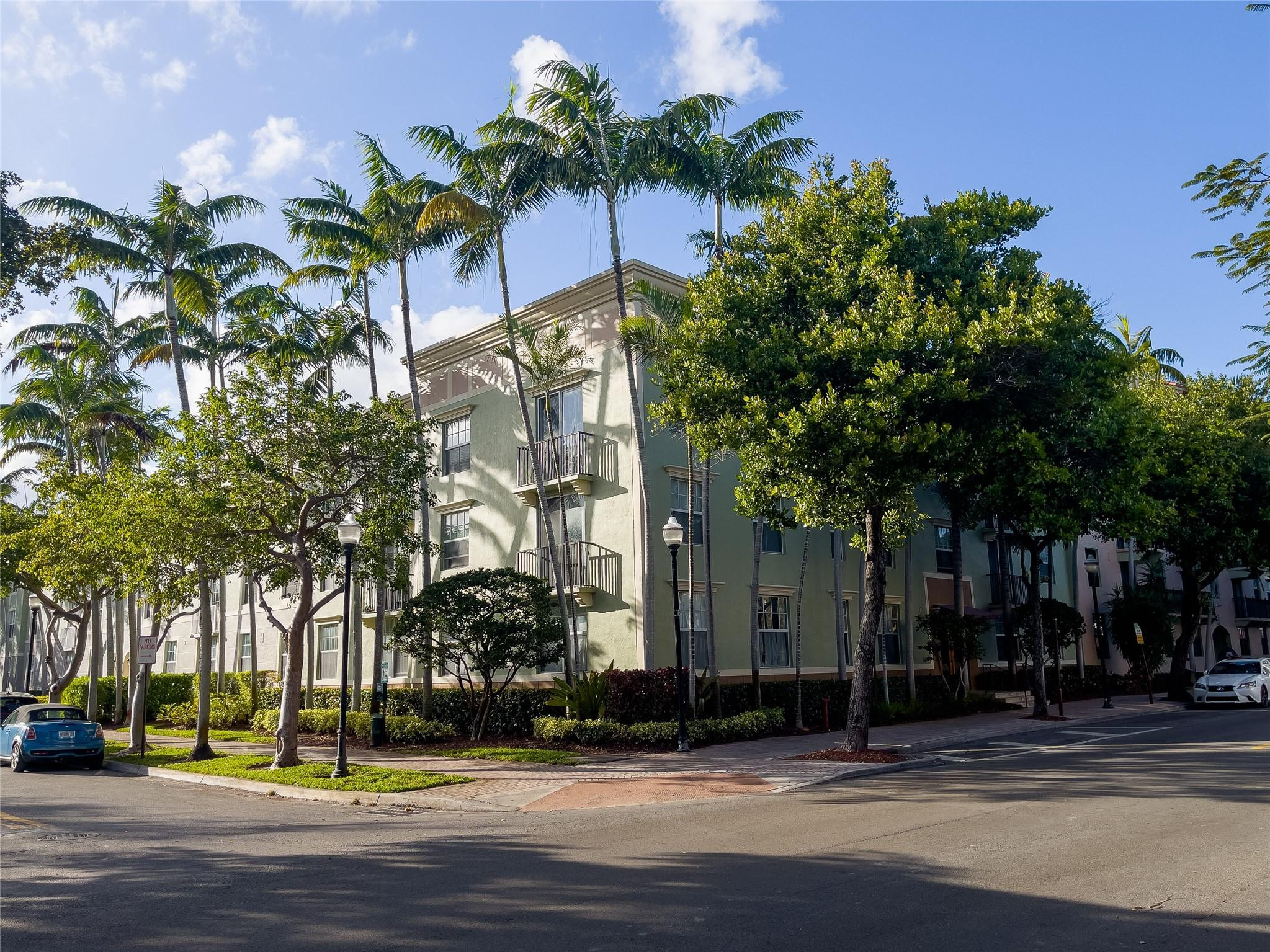 1900 Van Buren Street 118B