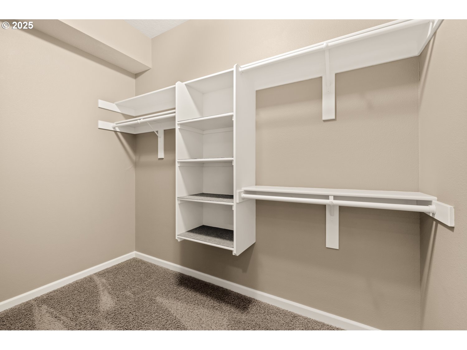 11709 SE CRESTED EAGLE LN E5, Happy Valley Unit: E5