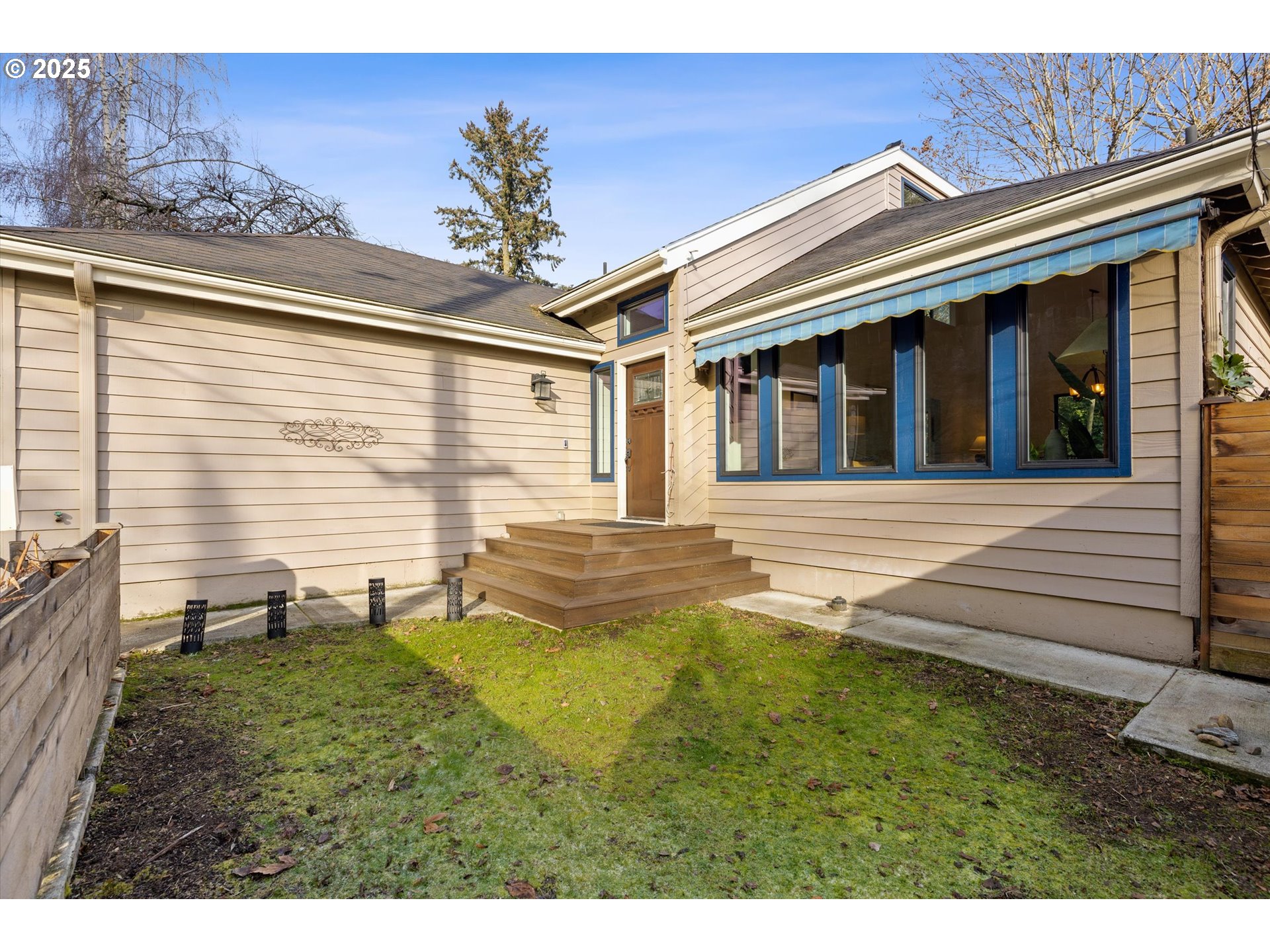 1693 SW MONTGOMERY DR