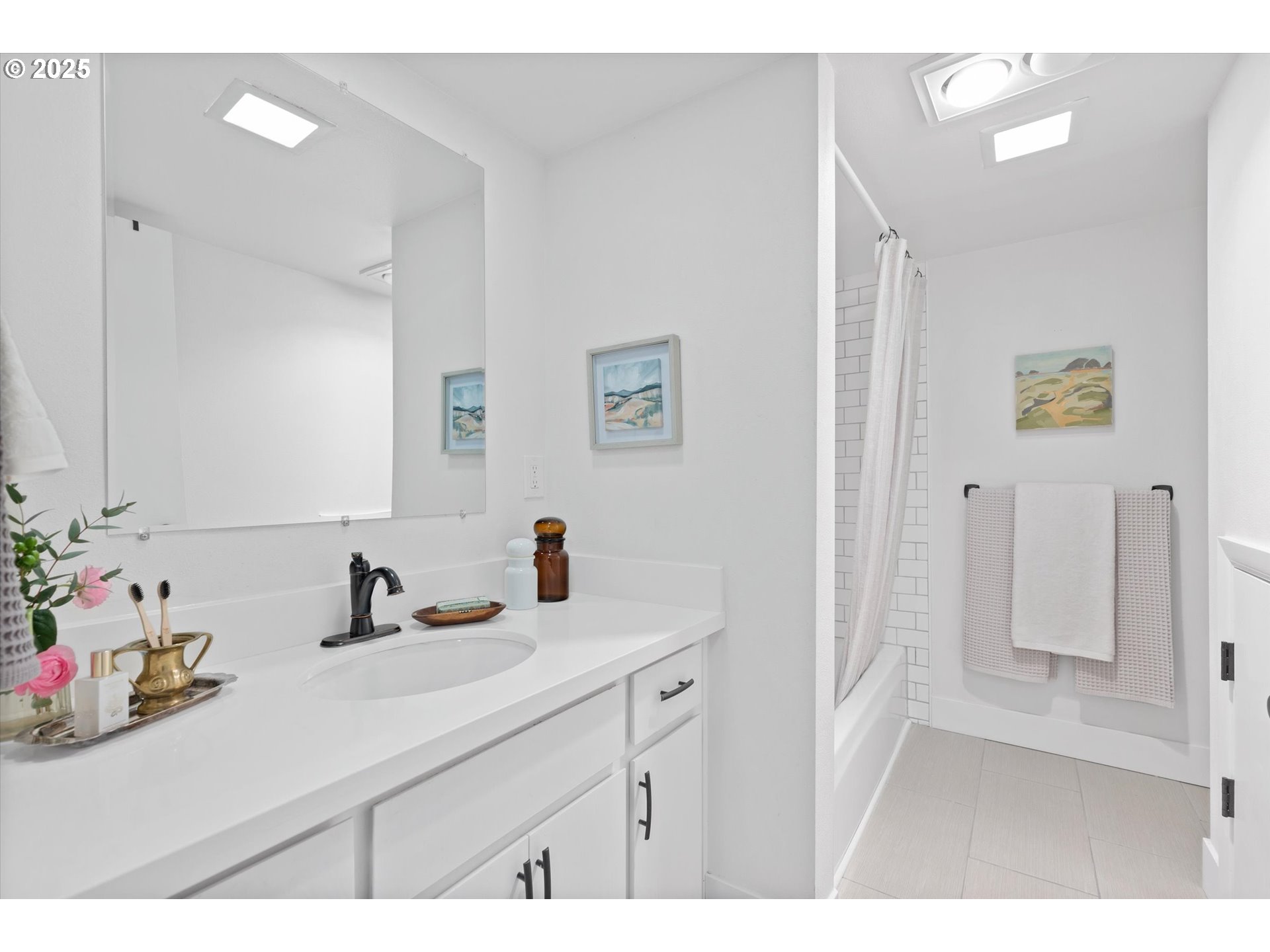 1693 SW MONTGOMERY DR