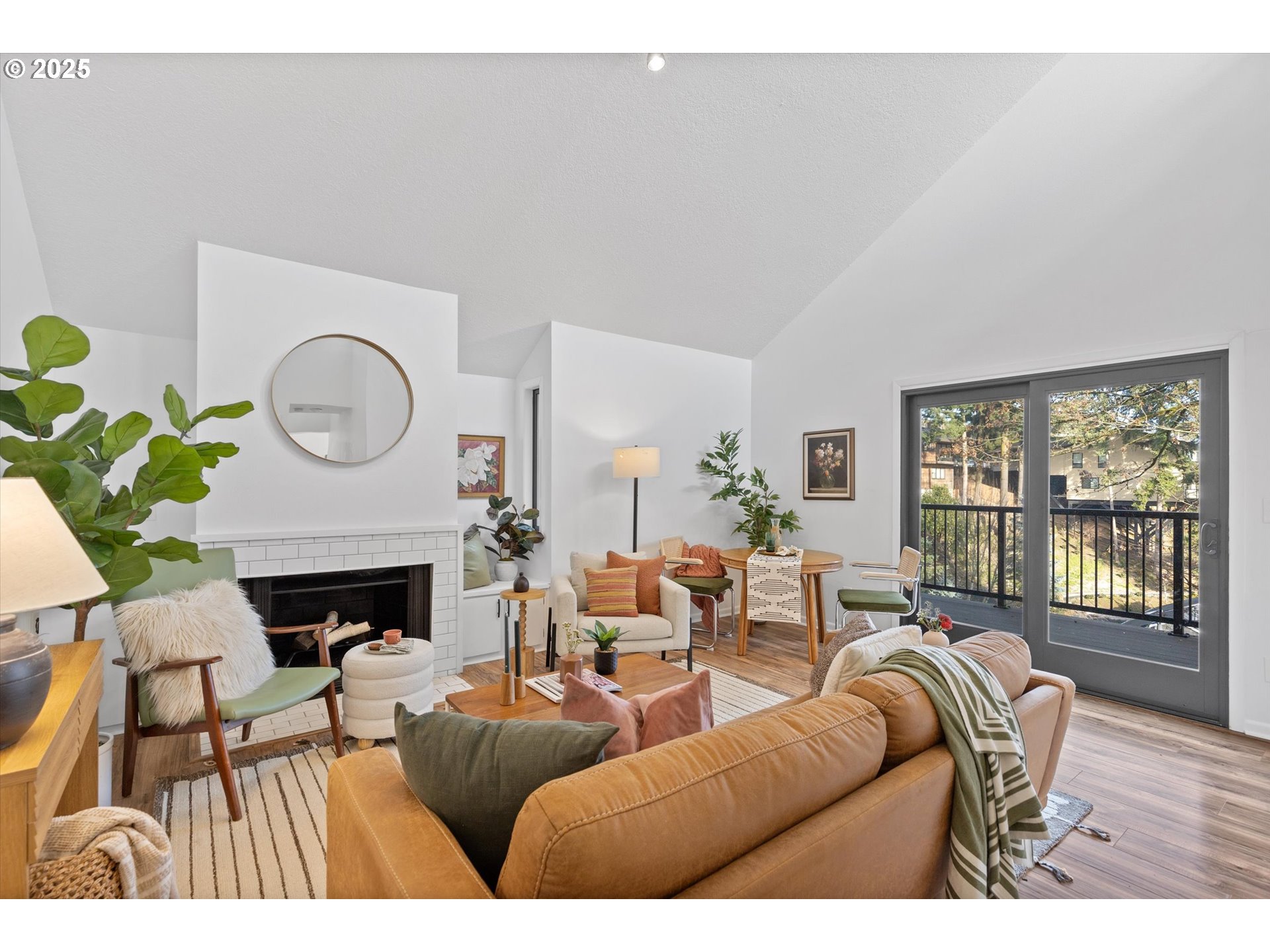 1693 SW MONTGOMERY DR