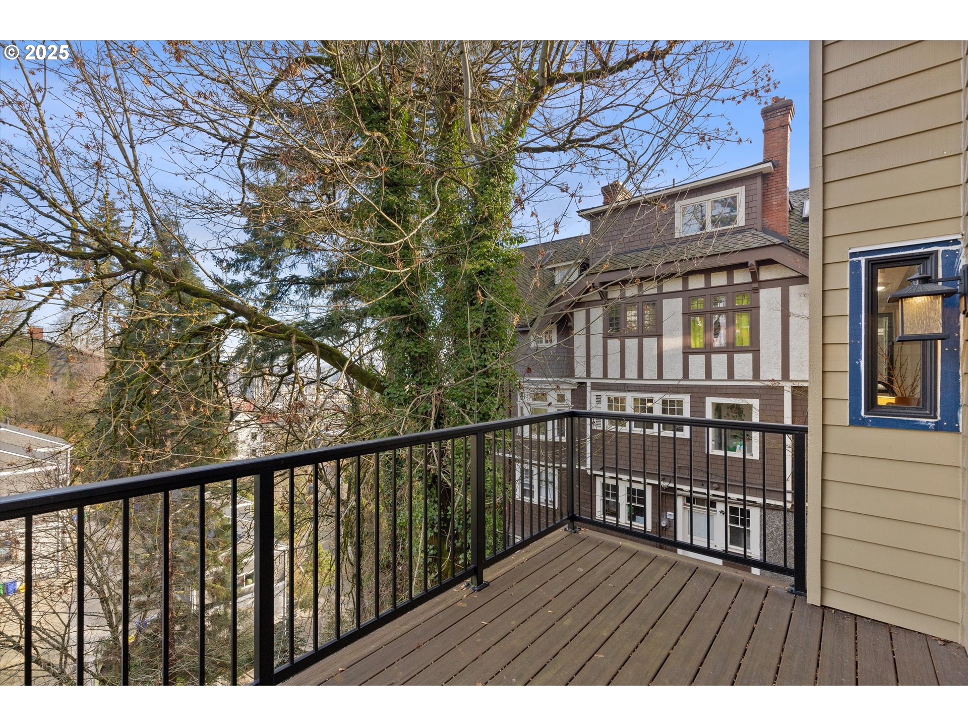 1693 SW MONTGOMERY DR