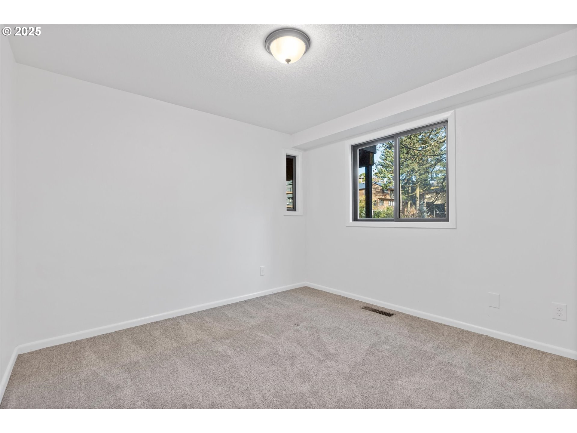 1693 SW MONTGOMERY DR