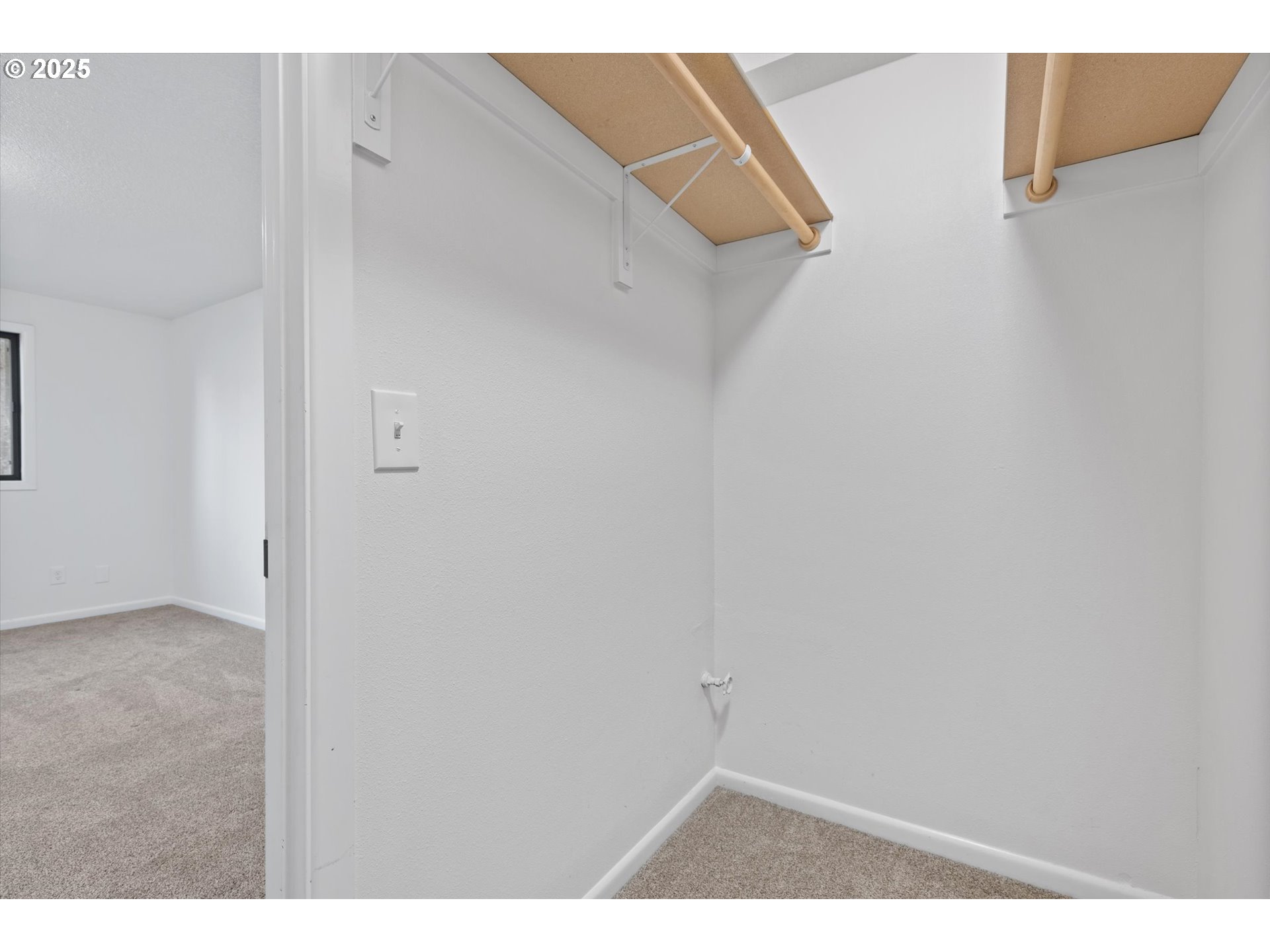 1693 SW MONTGOMERY DR