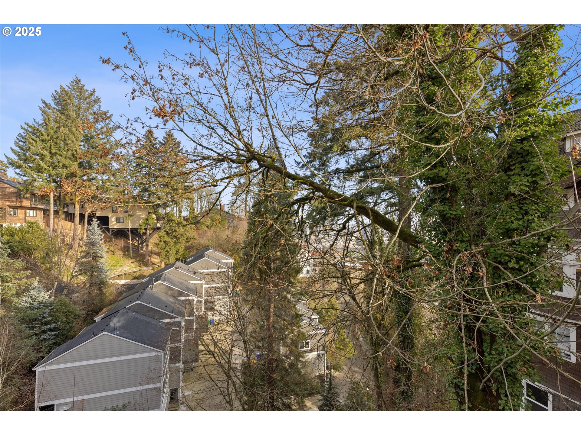 1693 SW MONTGOMERY DR