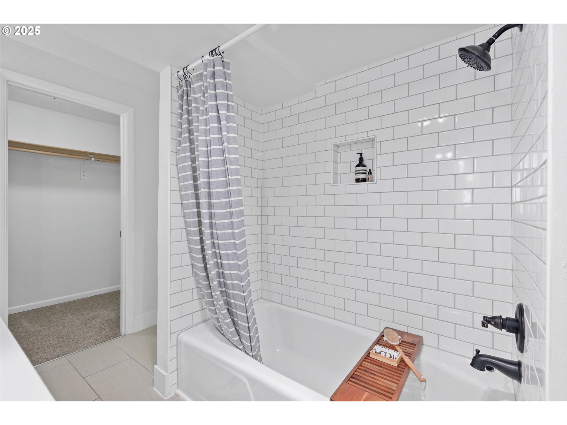 1693 SW MONTGOMERY DR