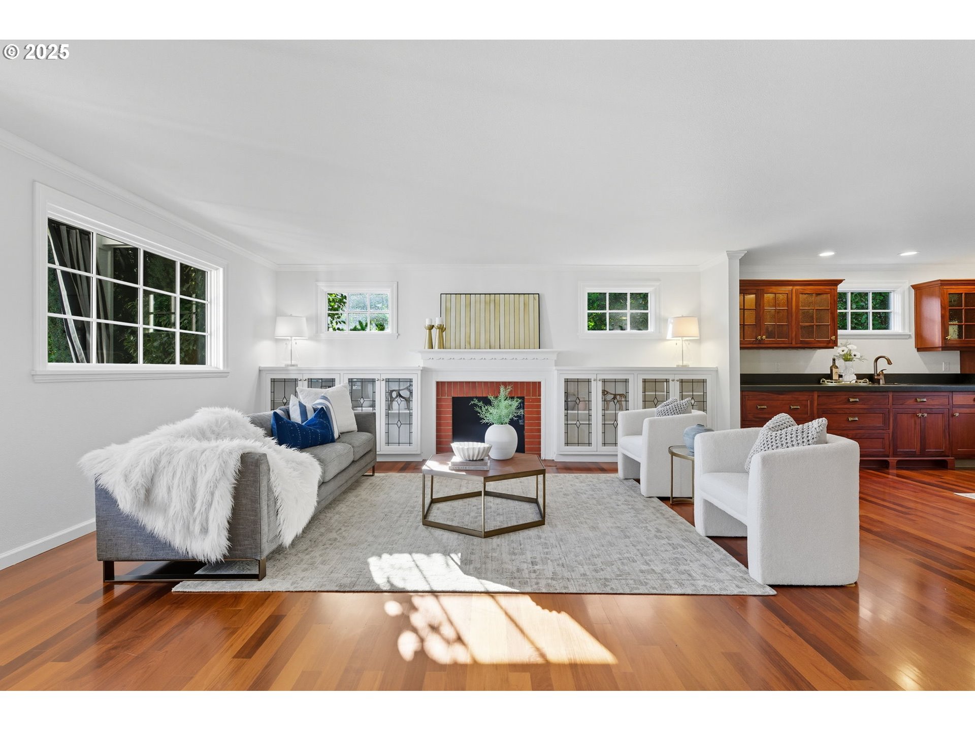 642 IRON MOUNTAIN BLVD