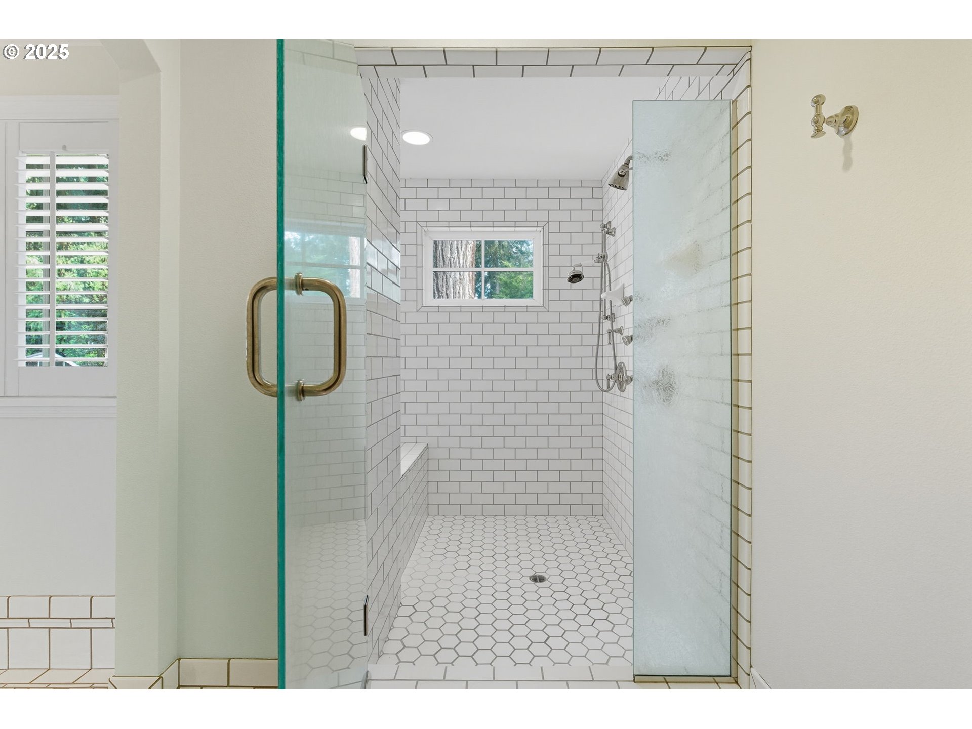 642 IRON MOUNTAIN BLVD