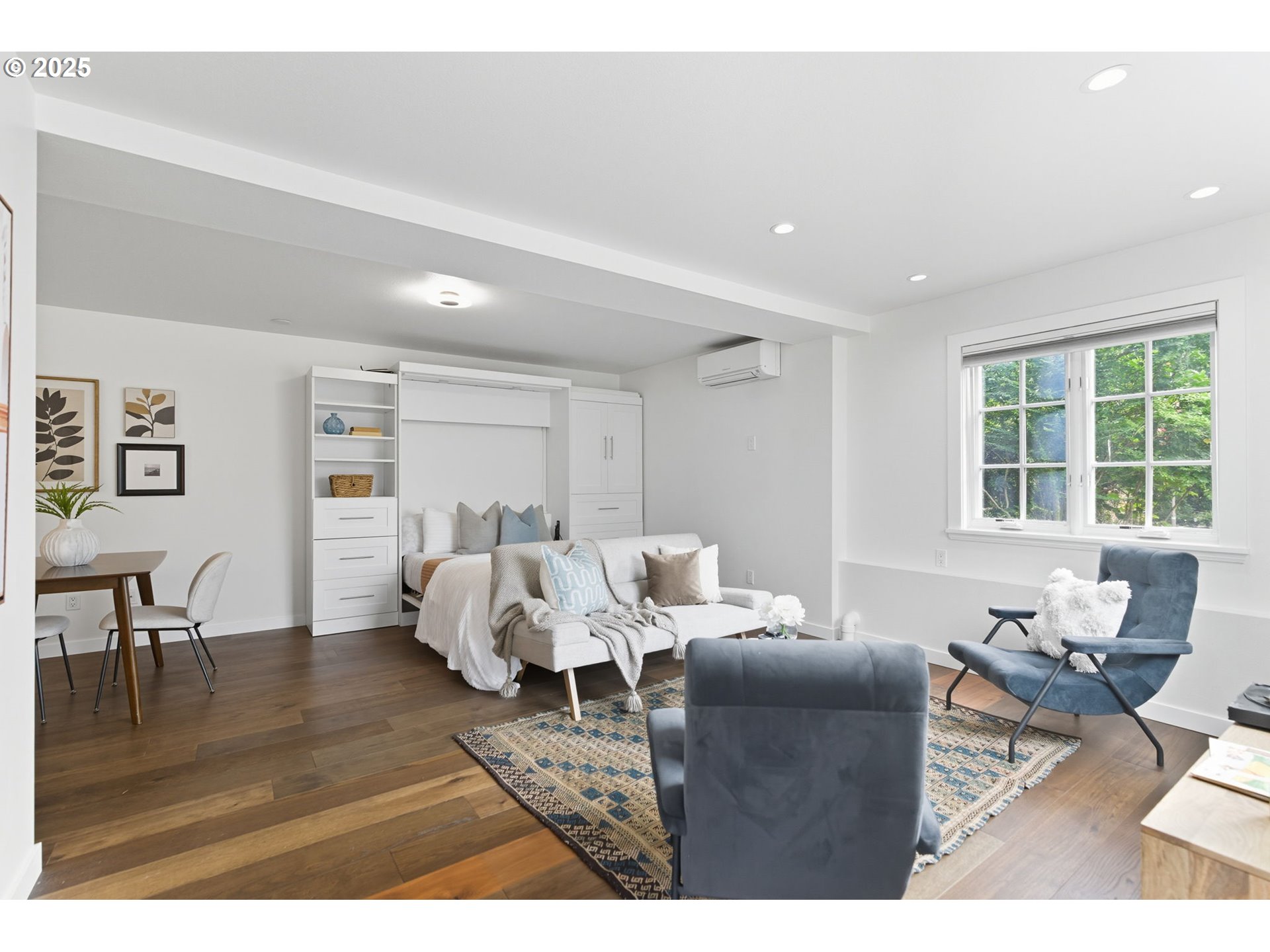 642 IRON MOUNTAIN BLVD