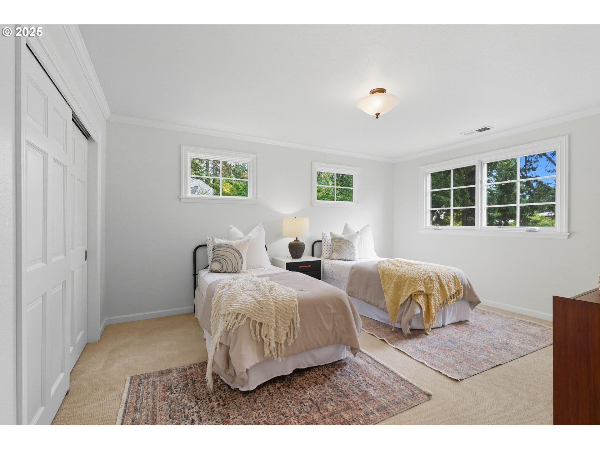 642 IRON MOUNTAIN BLVD