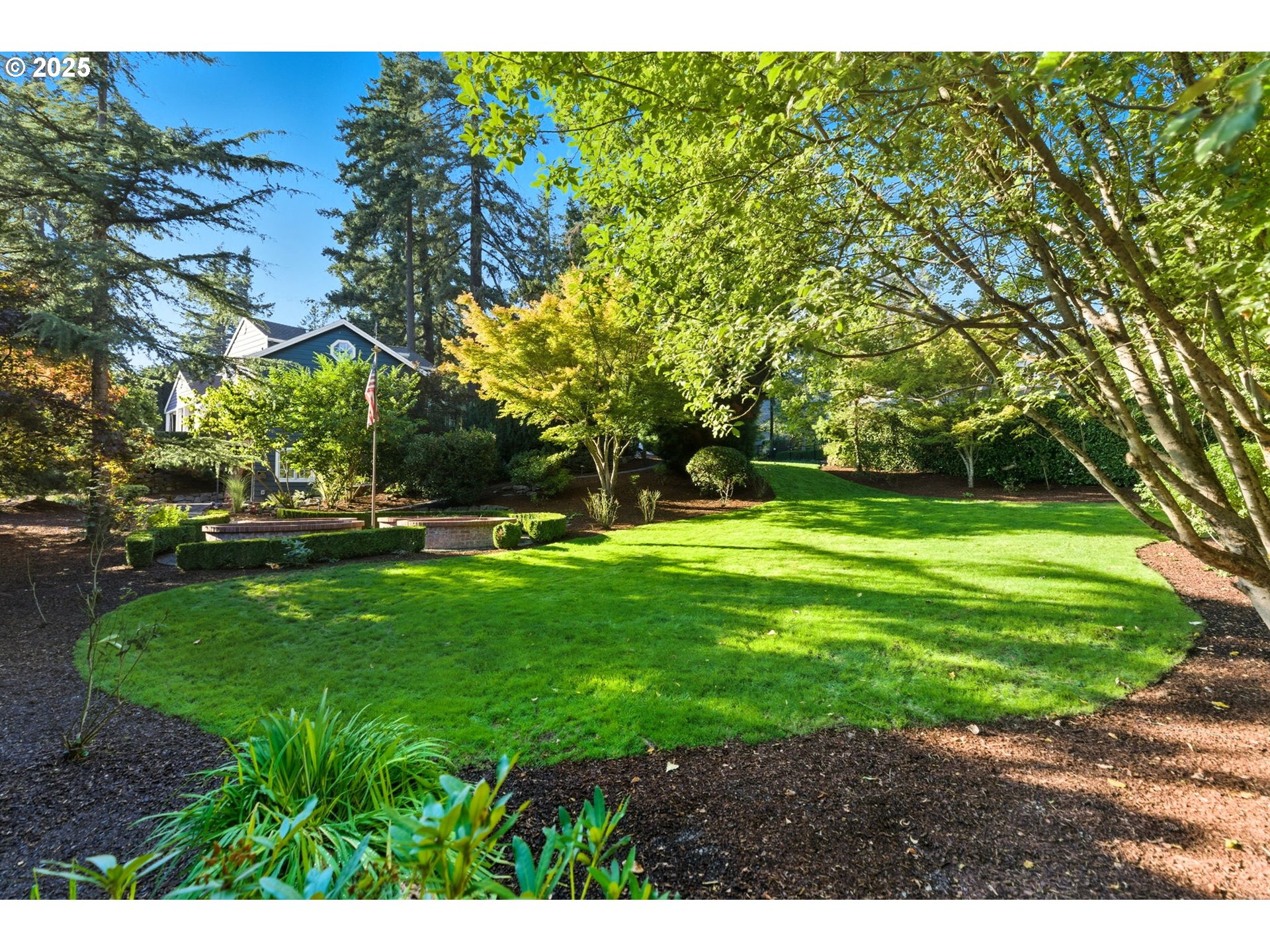 642 IRON MOUNTAIN BLVD