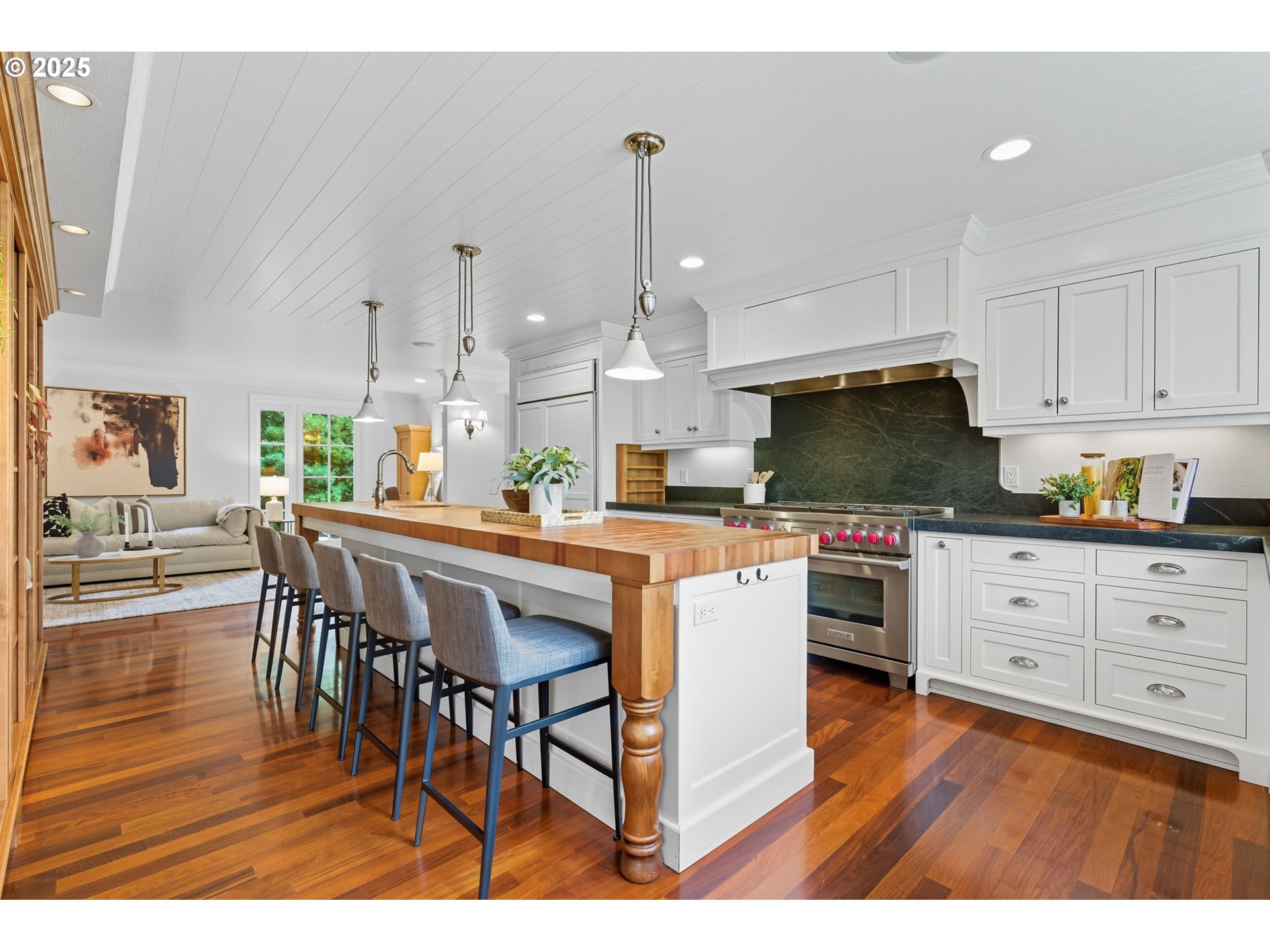 642 IRON MOUNTAIN BLVD