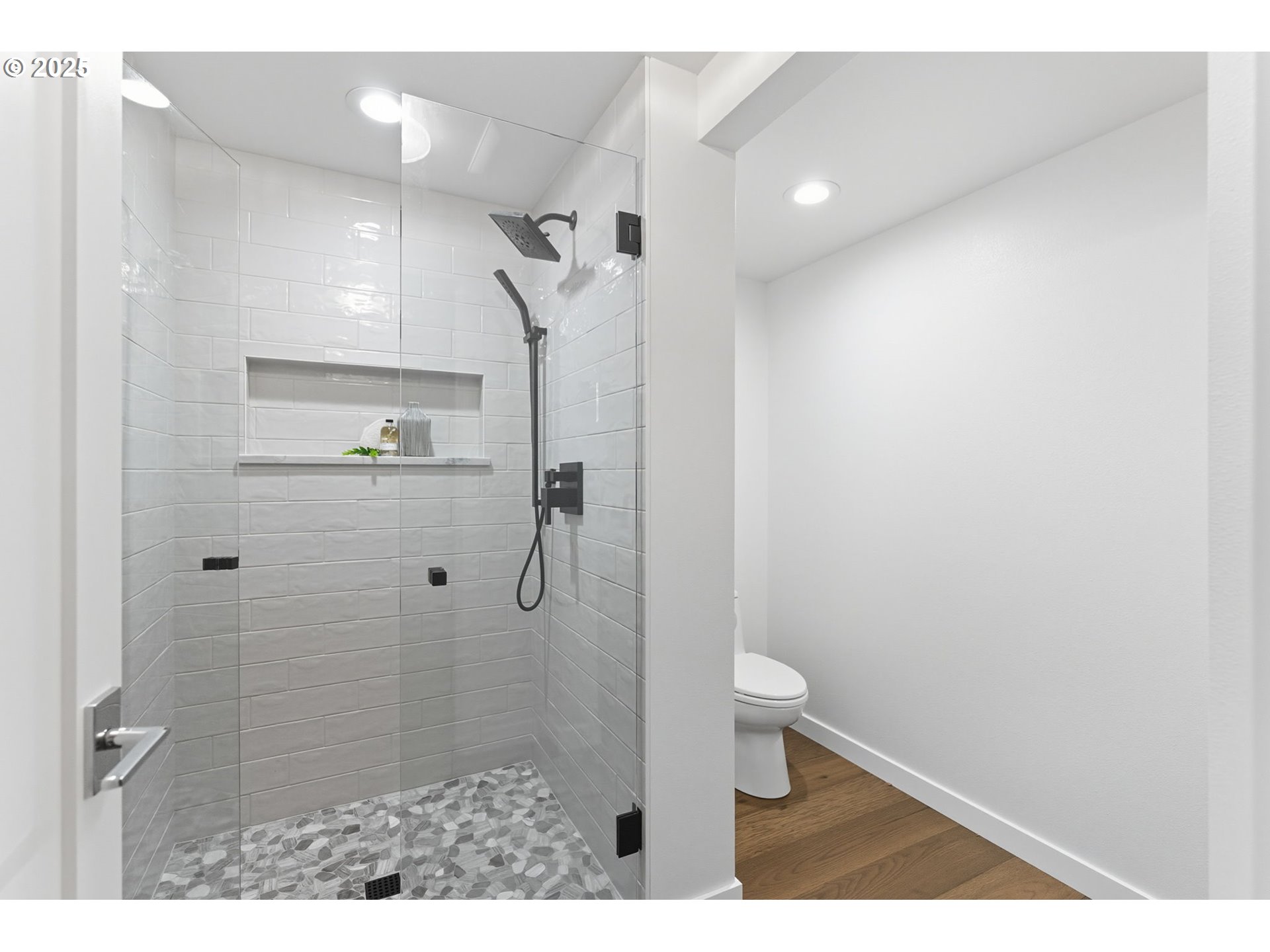 642 IRON MOUNTAIN BLVD