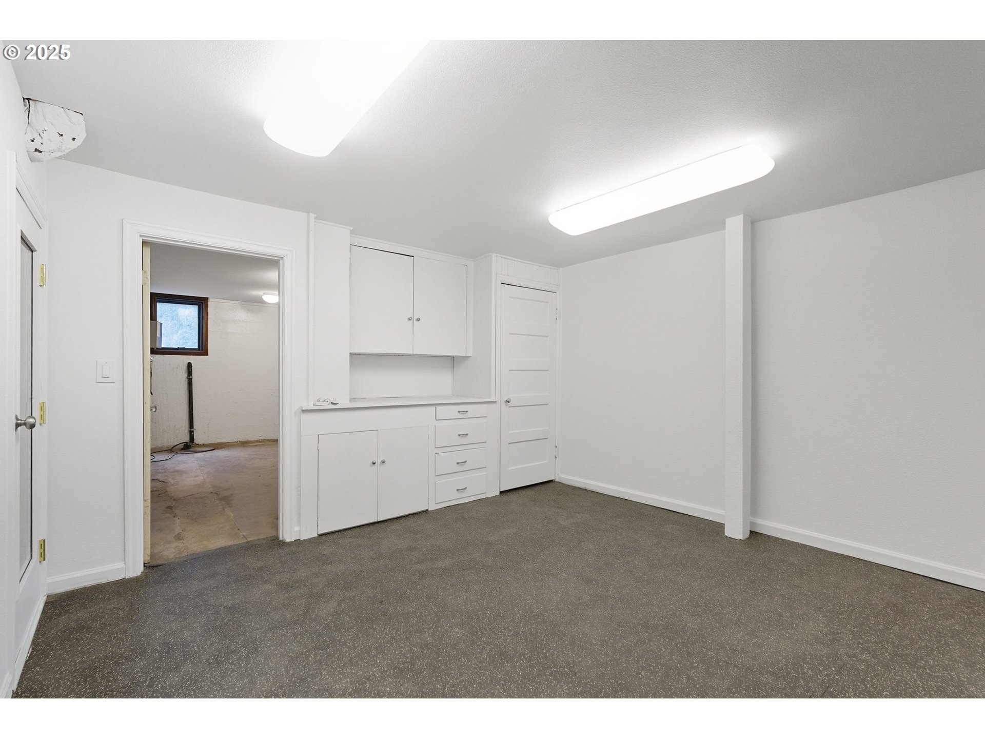 642 IRON MOUNTAIN BLVD