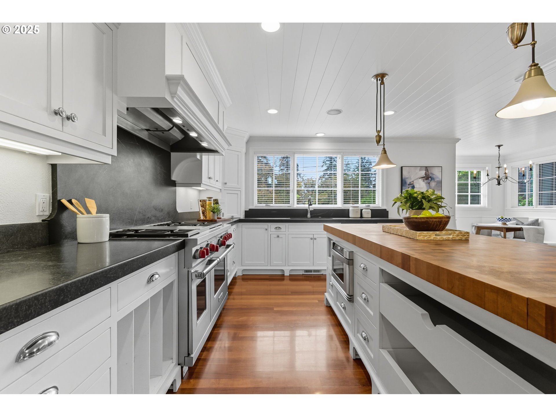 642 IRON MOUNTAIN BLVD