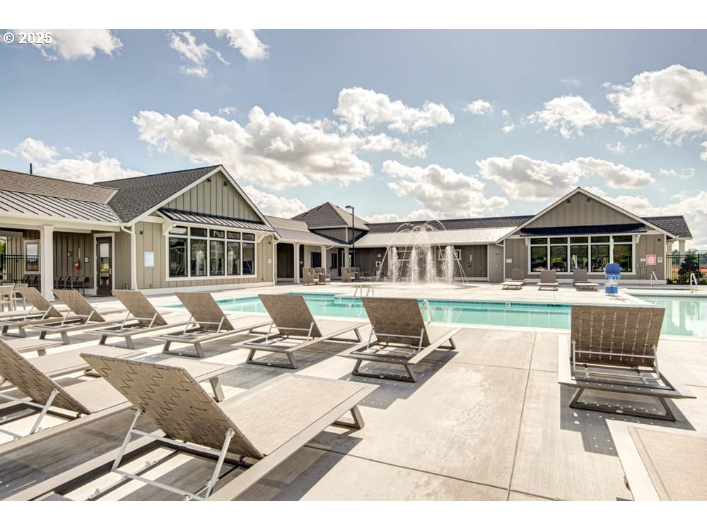 4244 SE CENTURY BLVD