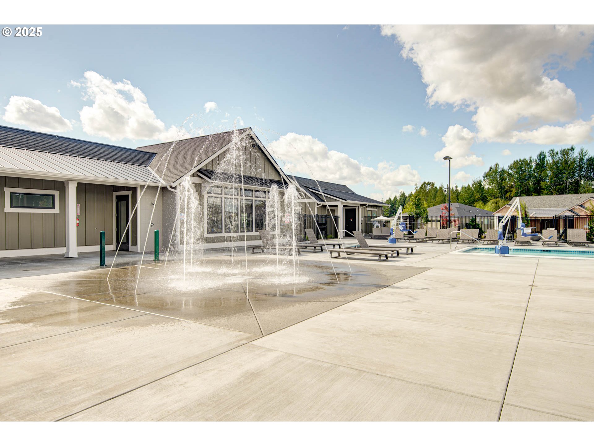 4244 SE CENTURY BLVD