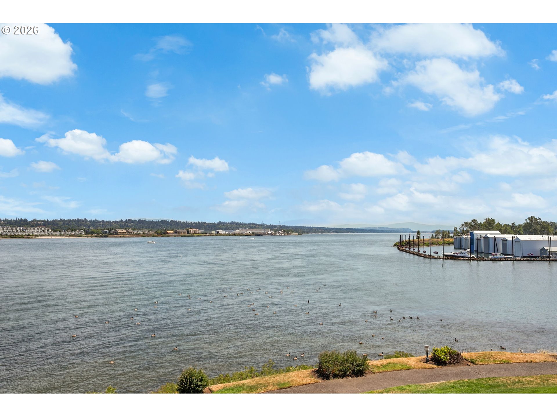 118 N HAYDEN BAY DR