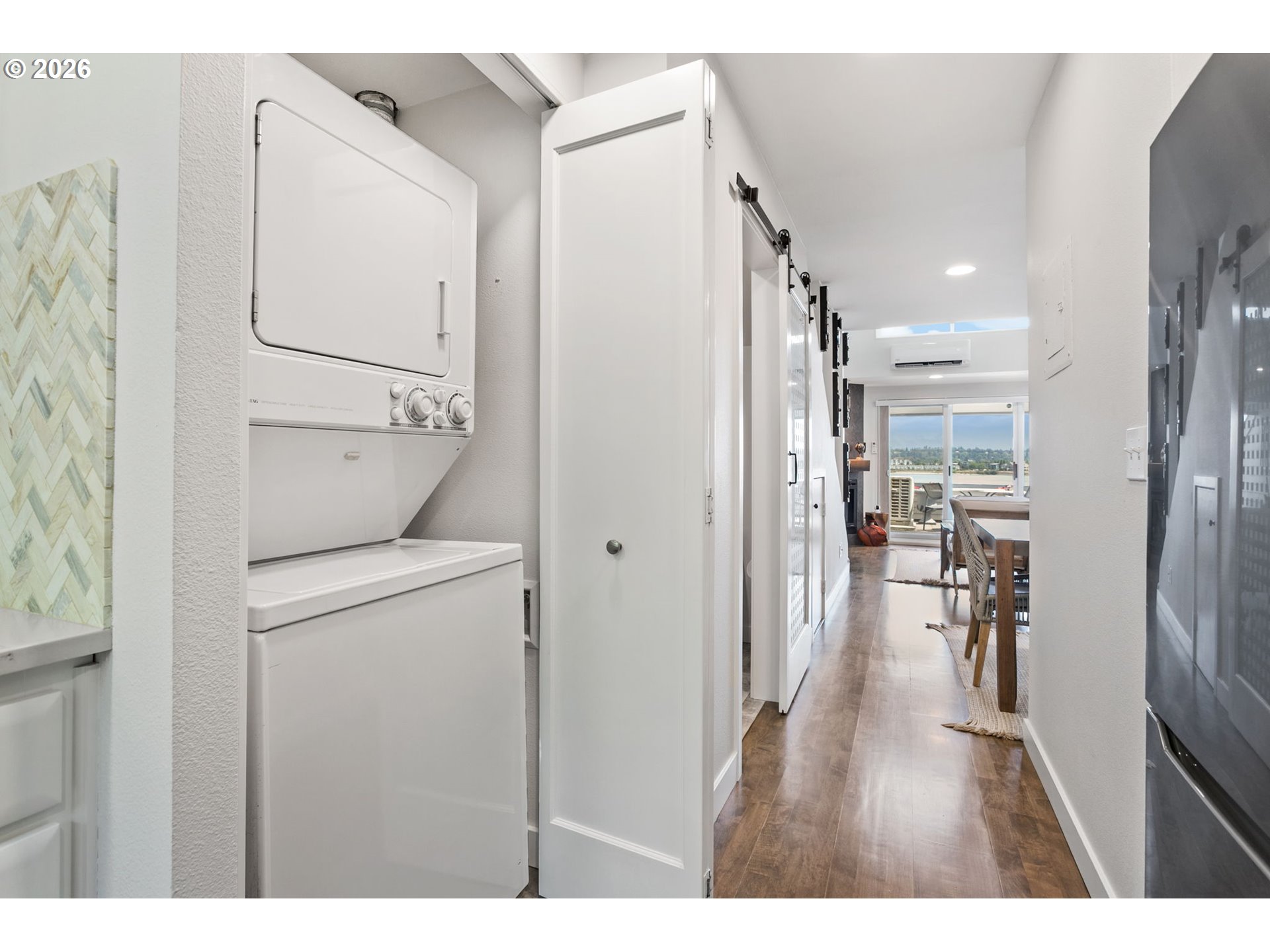 118 N HAYDEN BAY DR