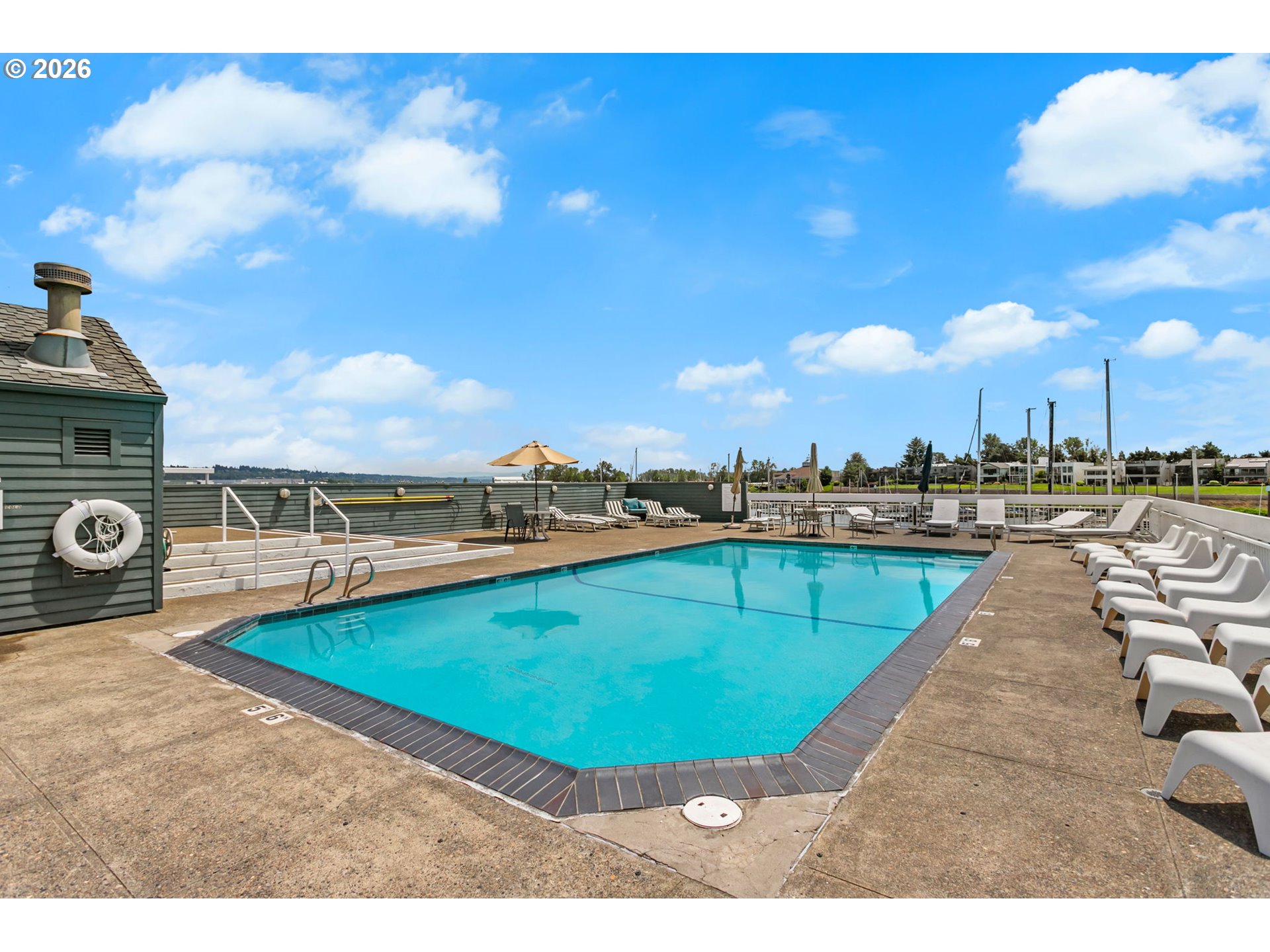 118 N HAYDEN BAY DR