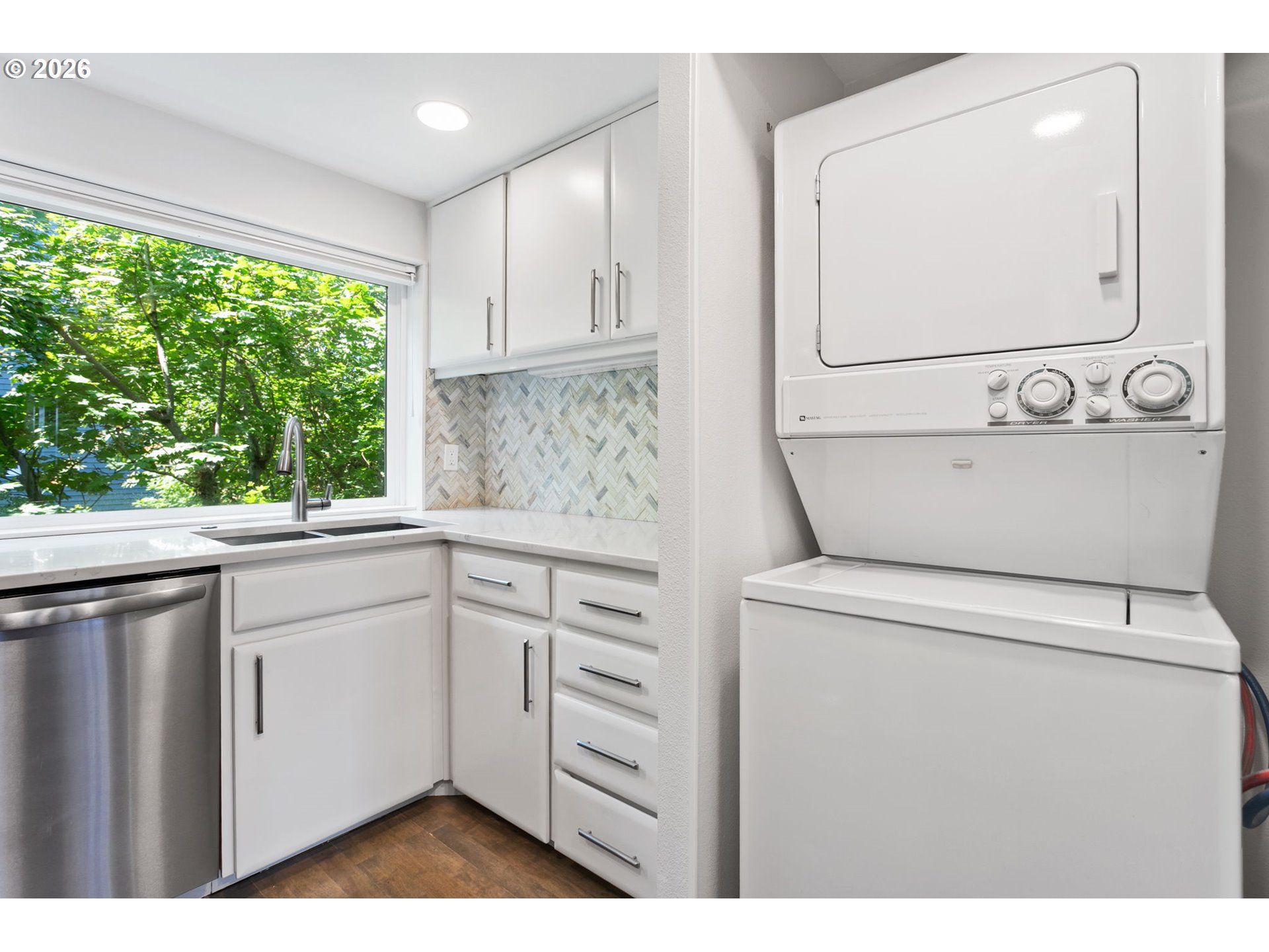 118 N HAYDEN BAY DR