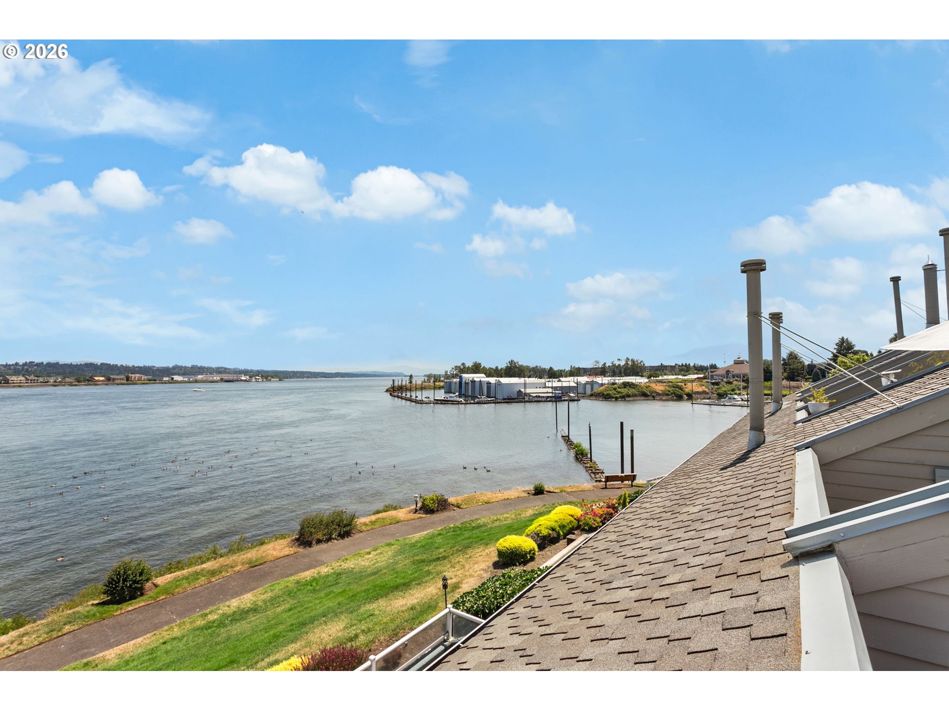 118 N HAYDEN BAY DR