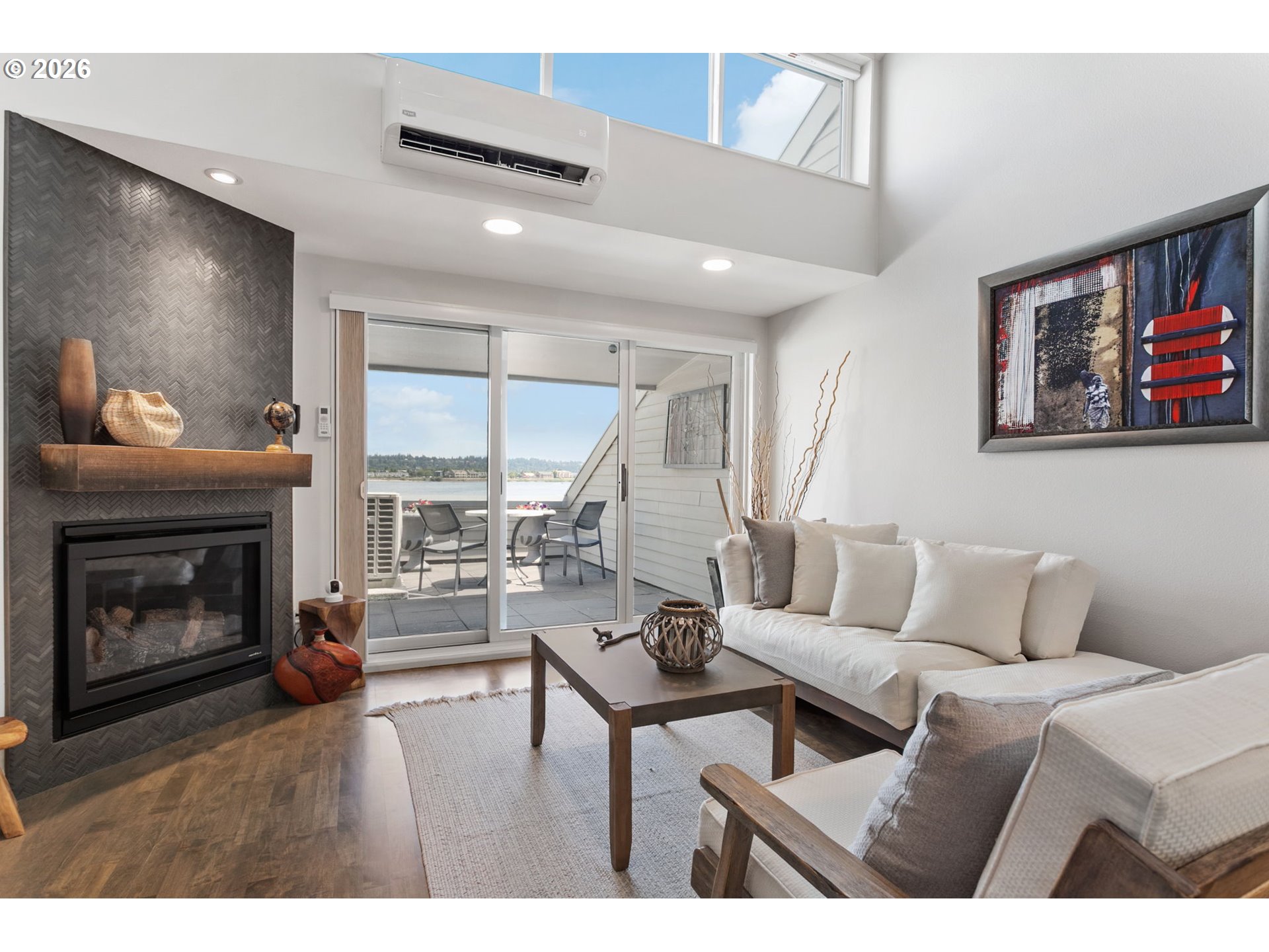 118 N HAYDEN BAY DR
