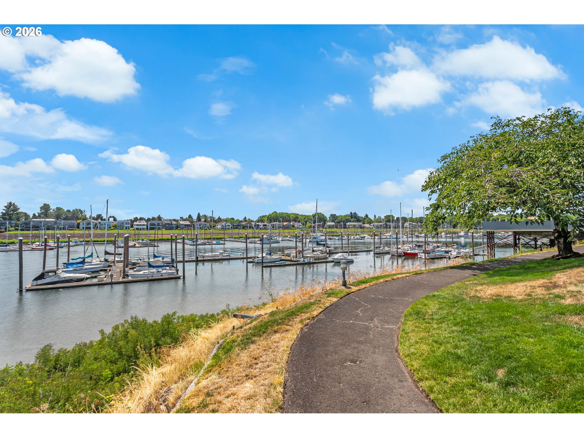118 N HAYDEN BAY DR