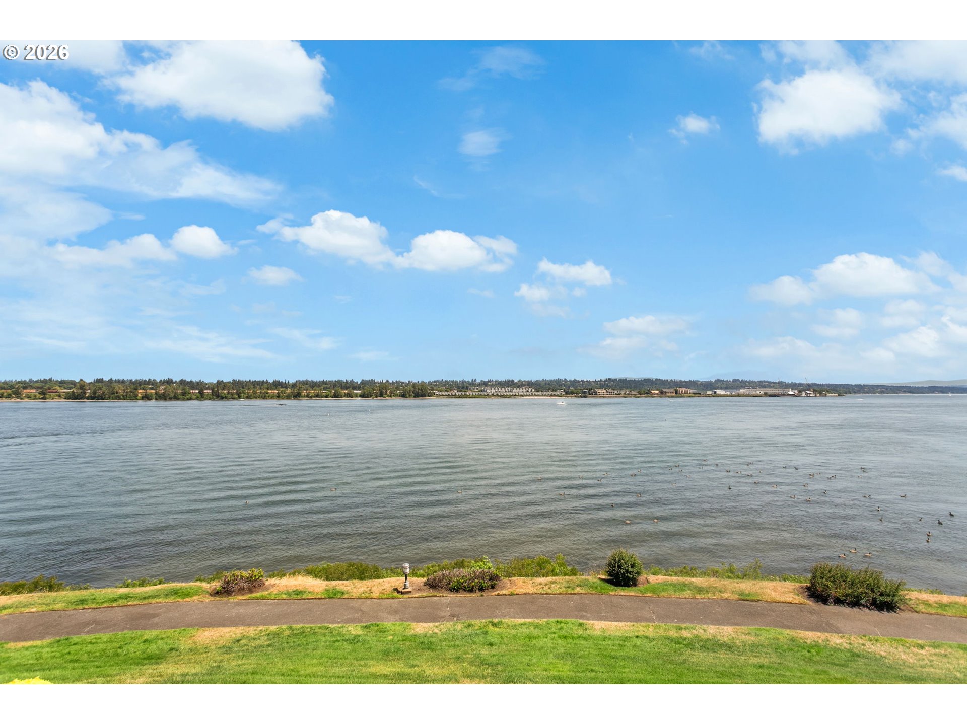 118 N HAYDEN BAY DR