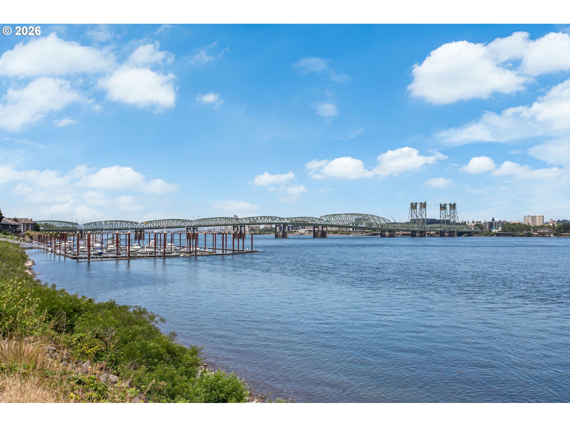 118 N HAYDEN BAY DR
