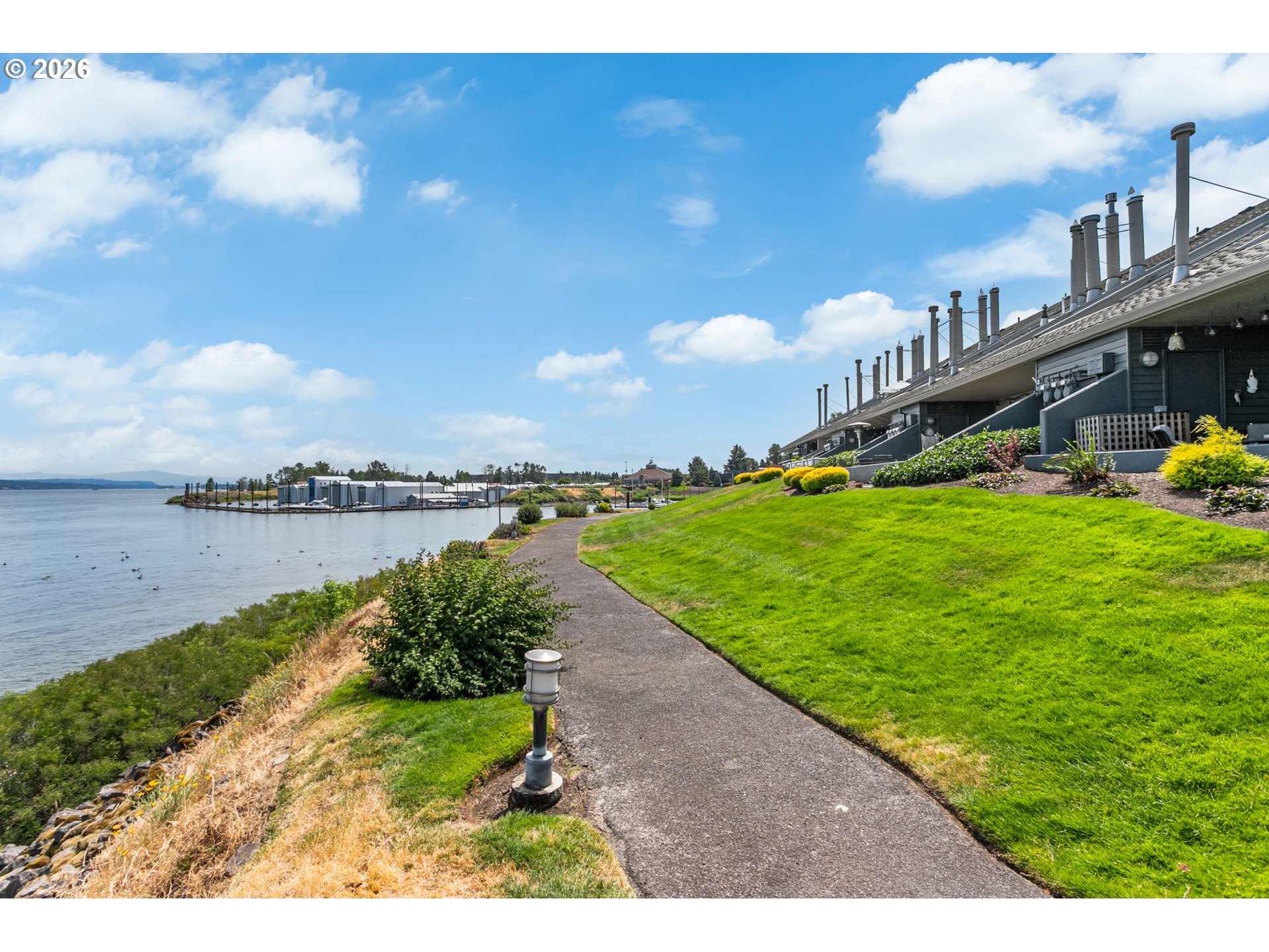 118 N HAYDEN BAY DR