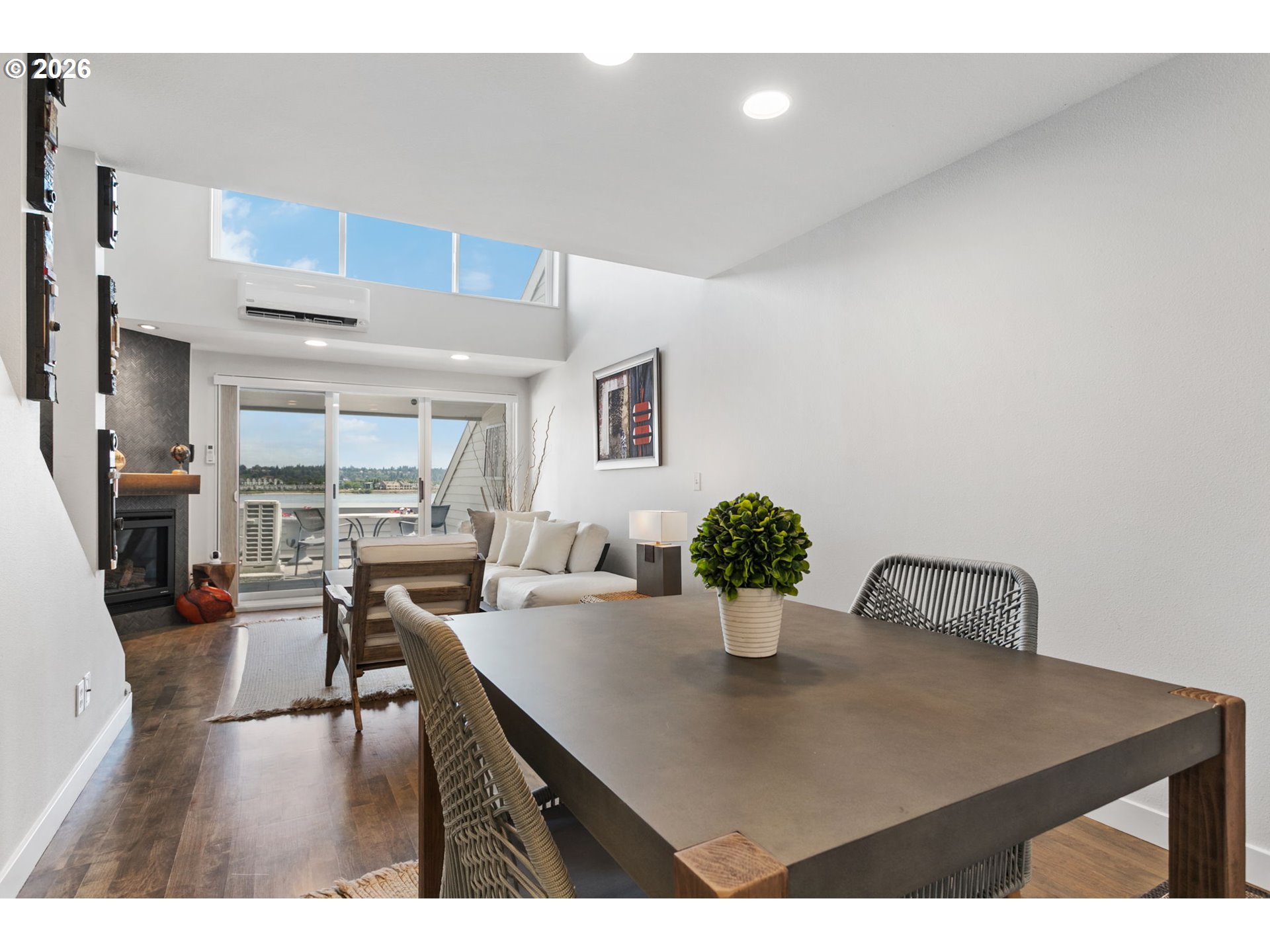 118 N HAYDEN BAY DR