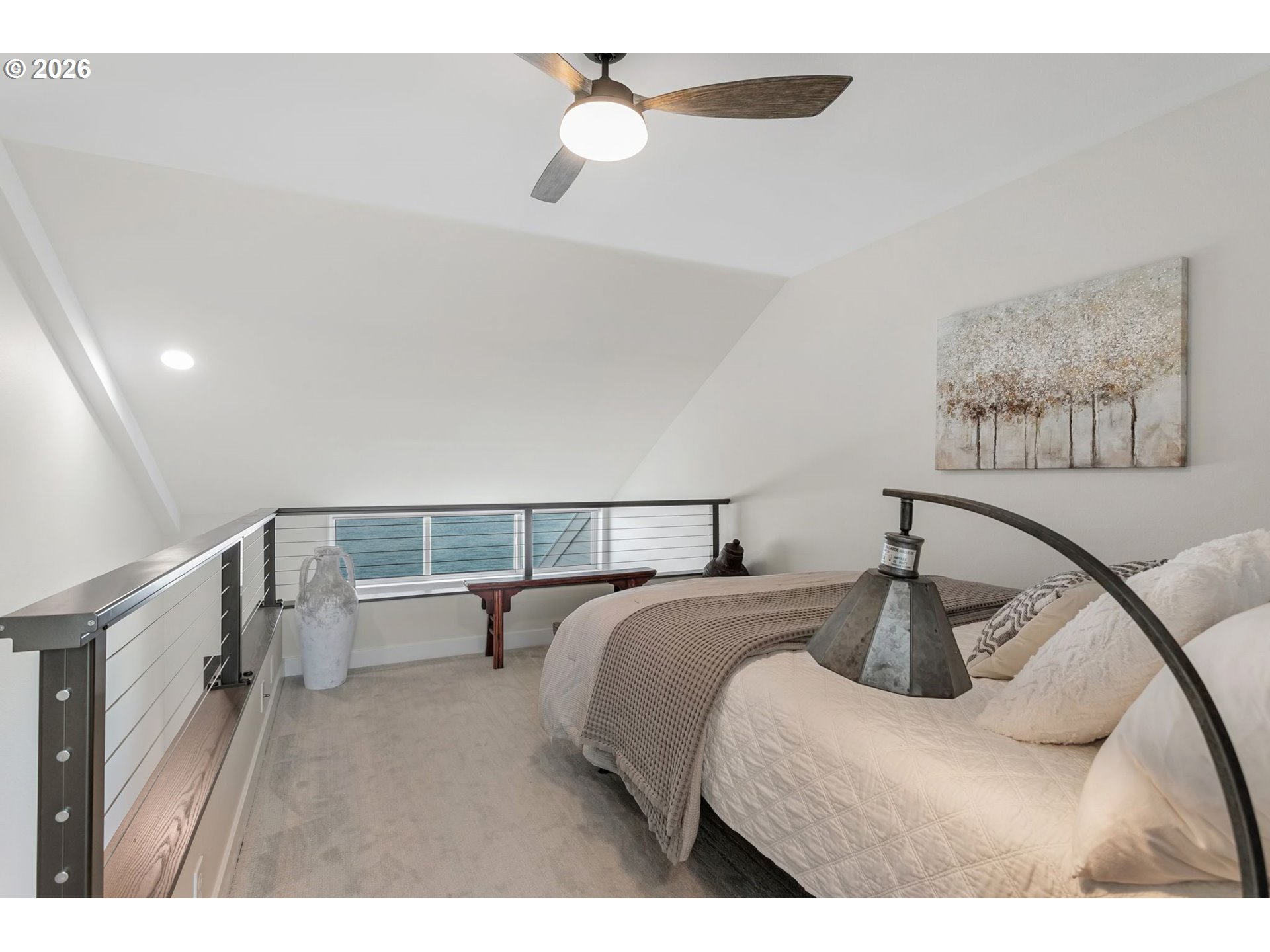 118 N HAYDEN BAY DR