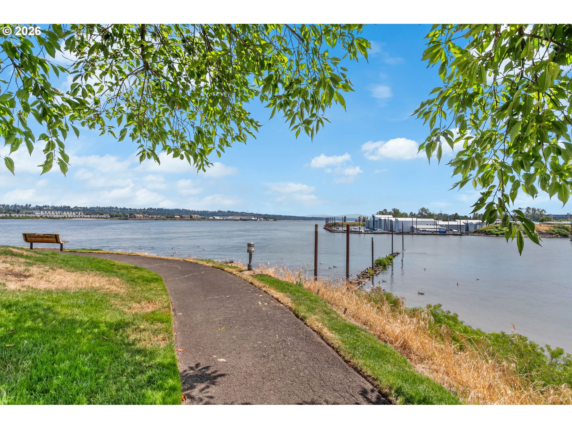 118 N HAYDEN BAY DR