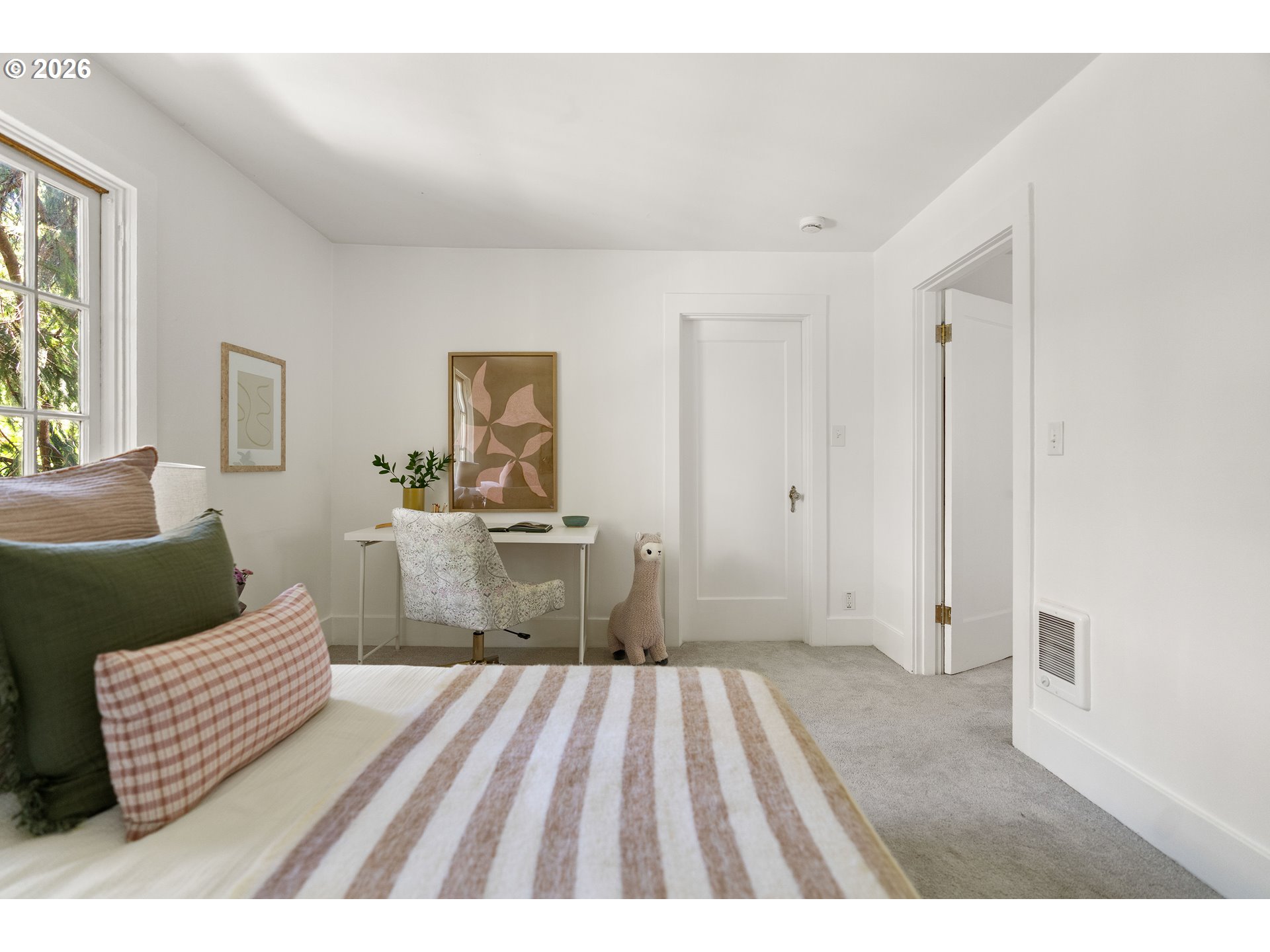 6216 SE REED COLLEGE PL