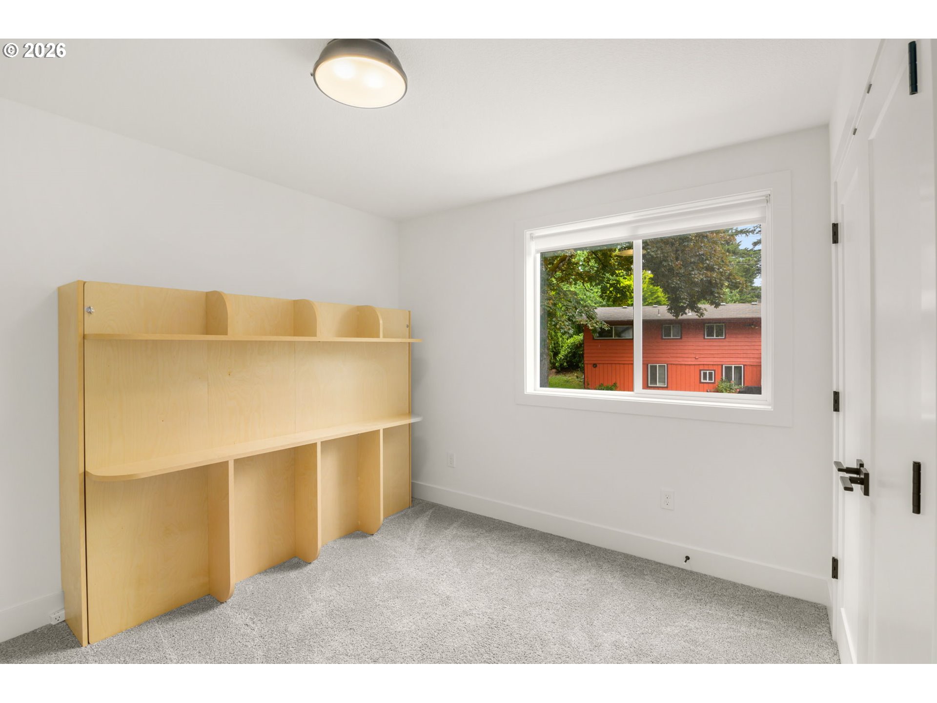 939 SE ROBERTS AVE