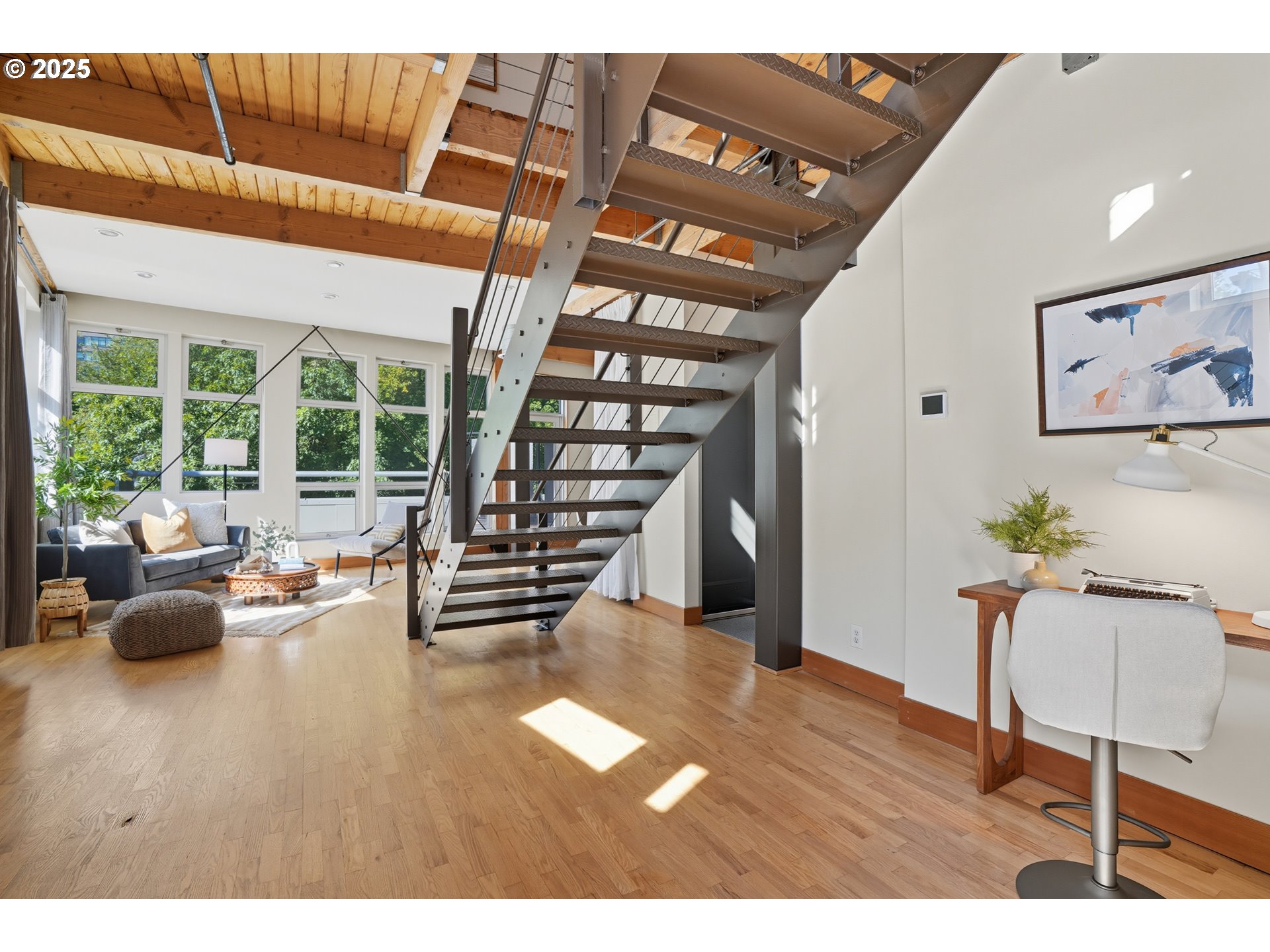 725 NW FLANDERS ST 401