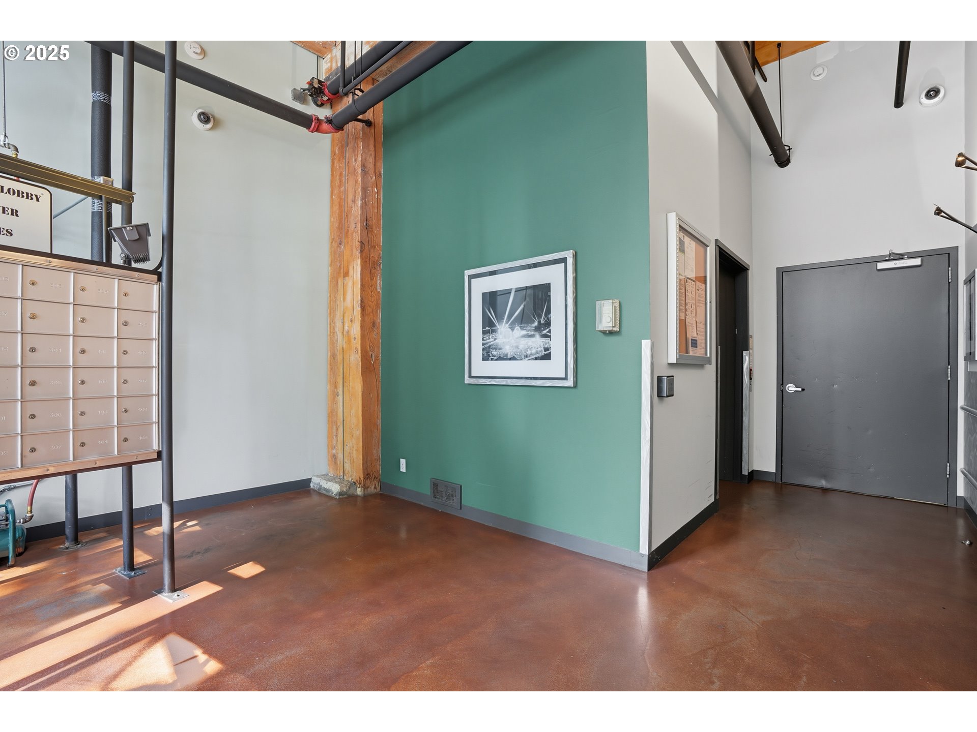 725 NW FLANDERS ST 401