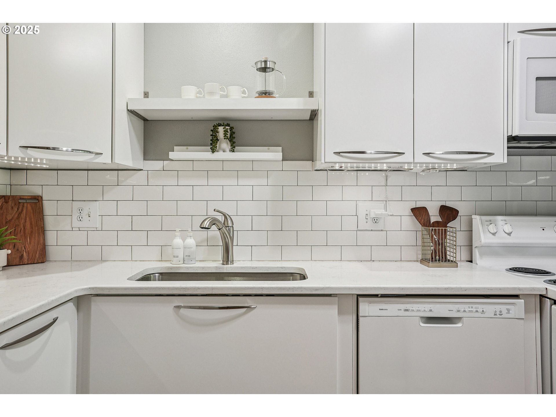 6835 SW CAPITOL HILL RD #36