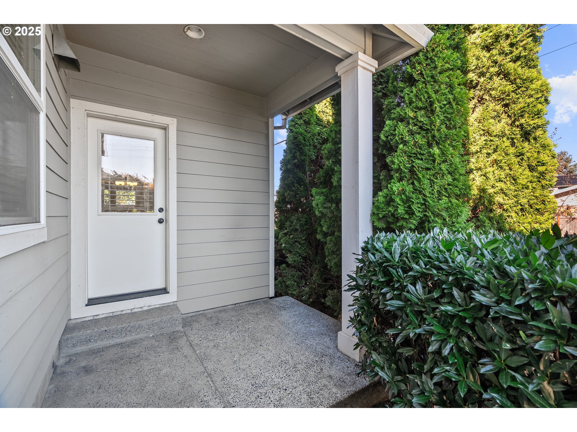 4646 N COMMERCIAL AVE