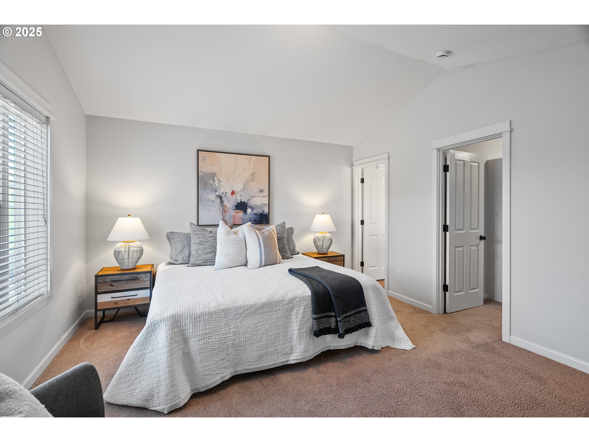 4646 N COMMERCIAL AVE