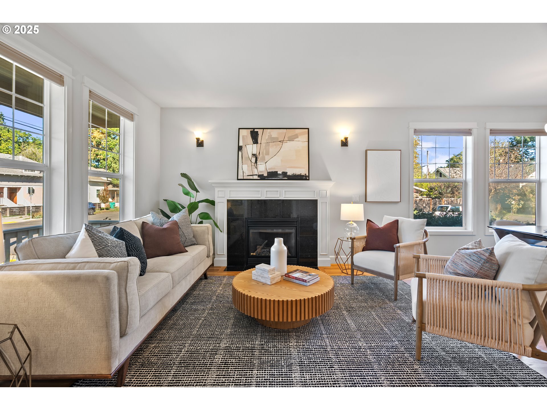 4646 N COMMERCIAL AVE