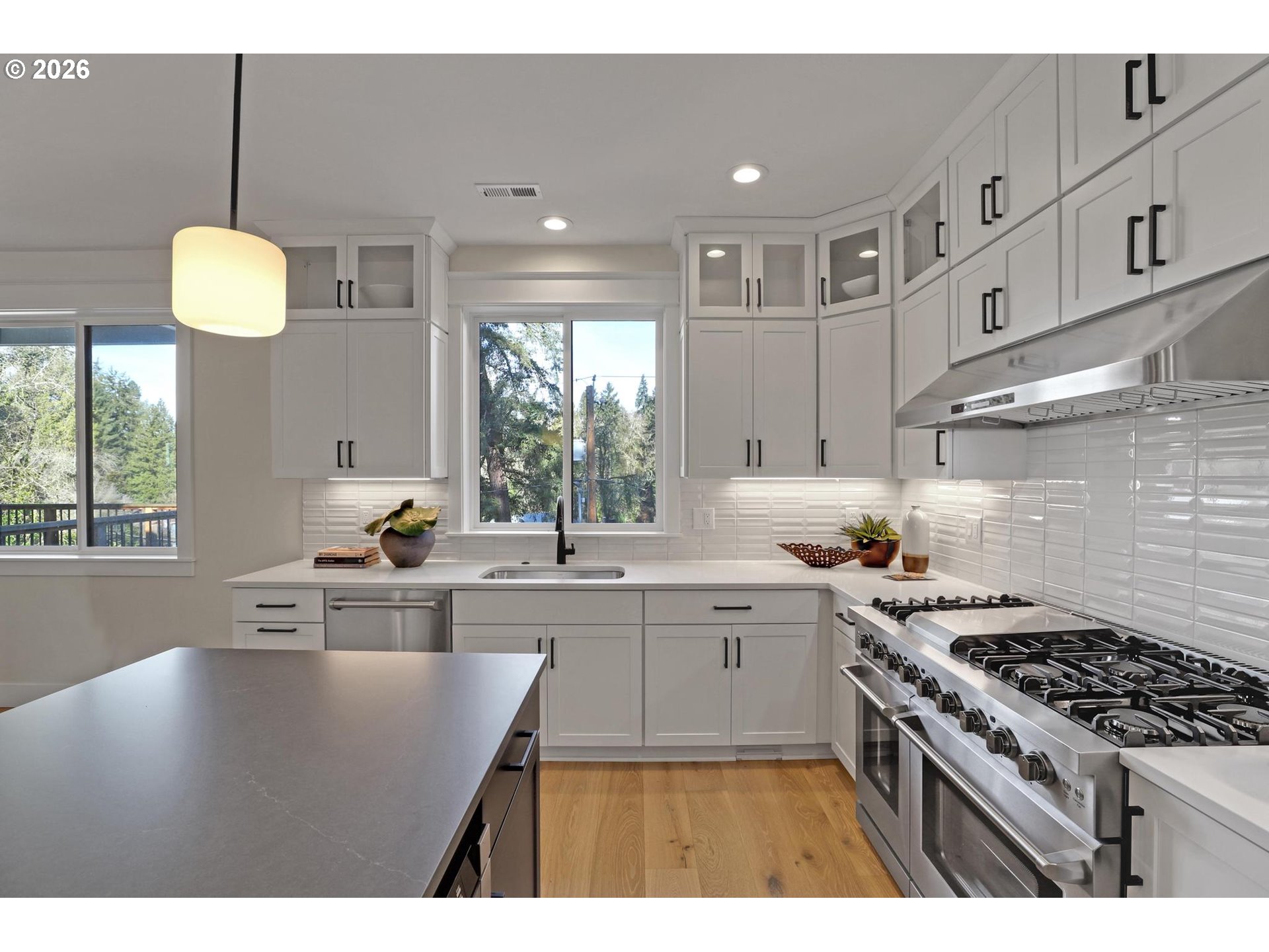 4022 SE ALDERCREST RD