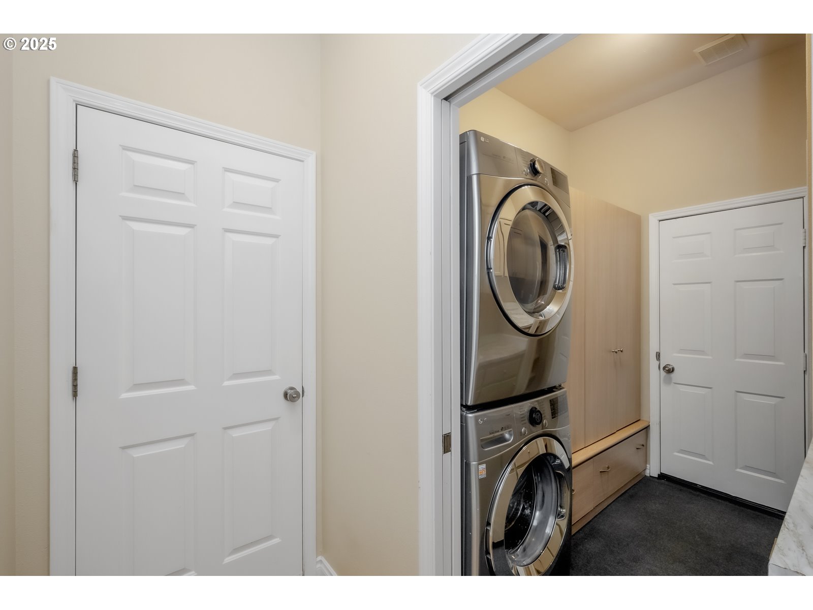 1916 NW RUNNYMEADE CT