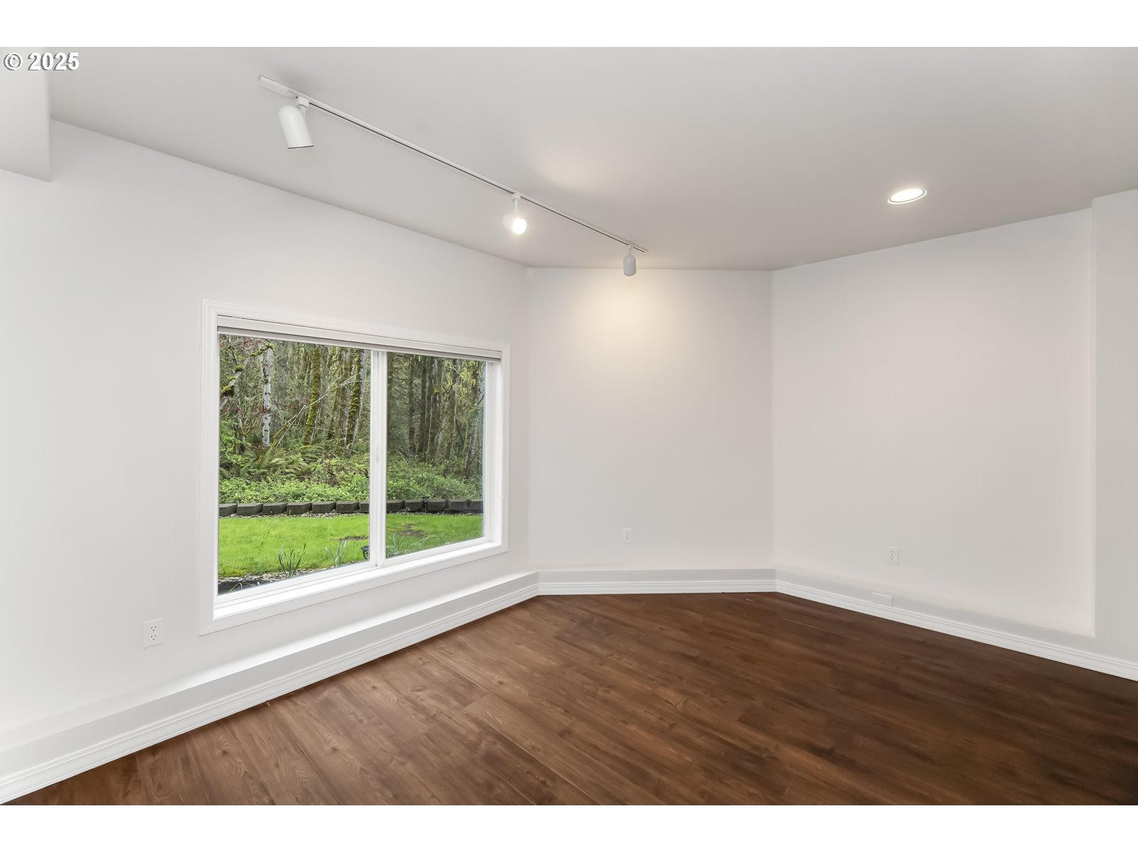 1916 NW RUNNYMEADE CT