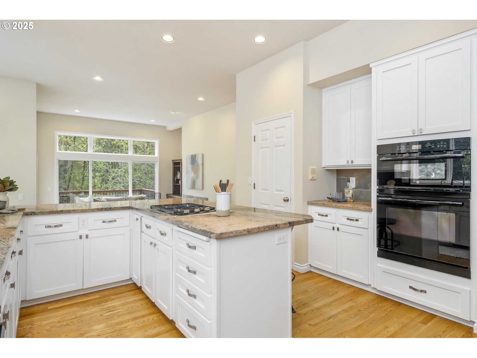 1916 NW RUNNYMEADE CT