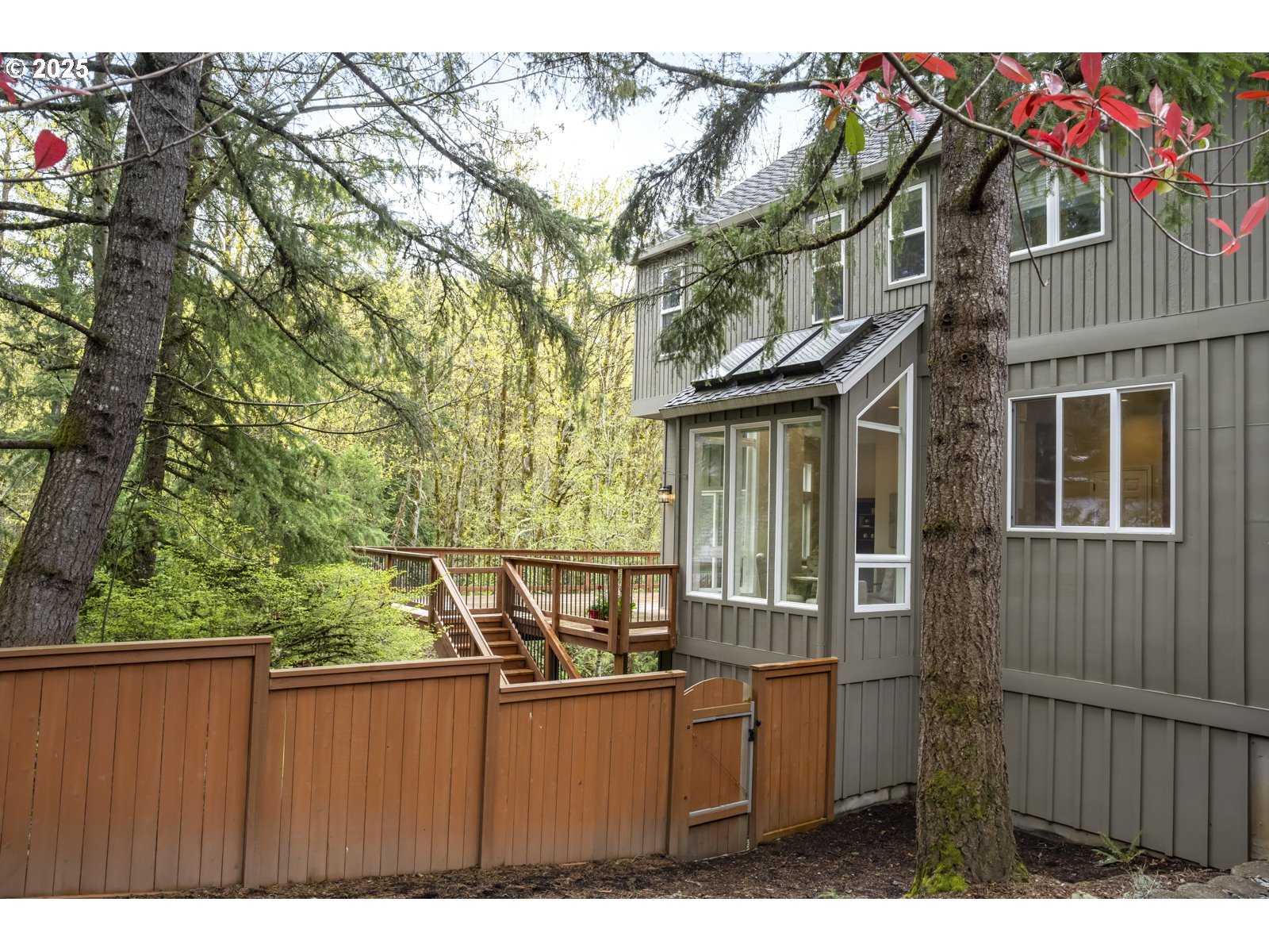 1916 NW RUNNYMEADE CT