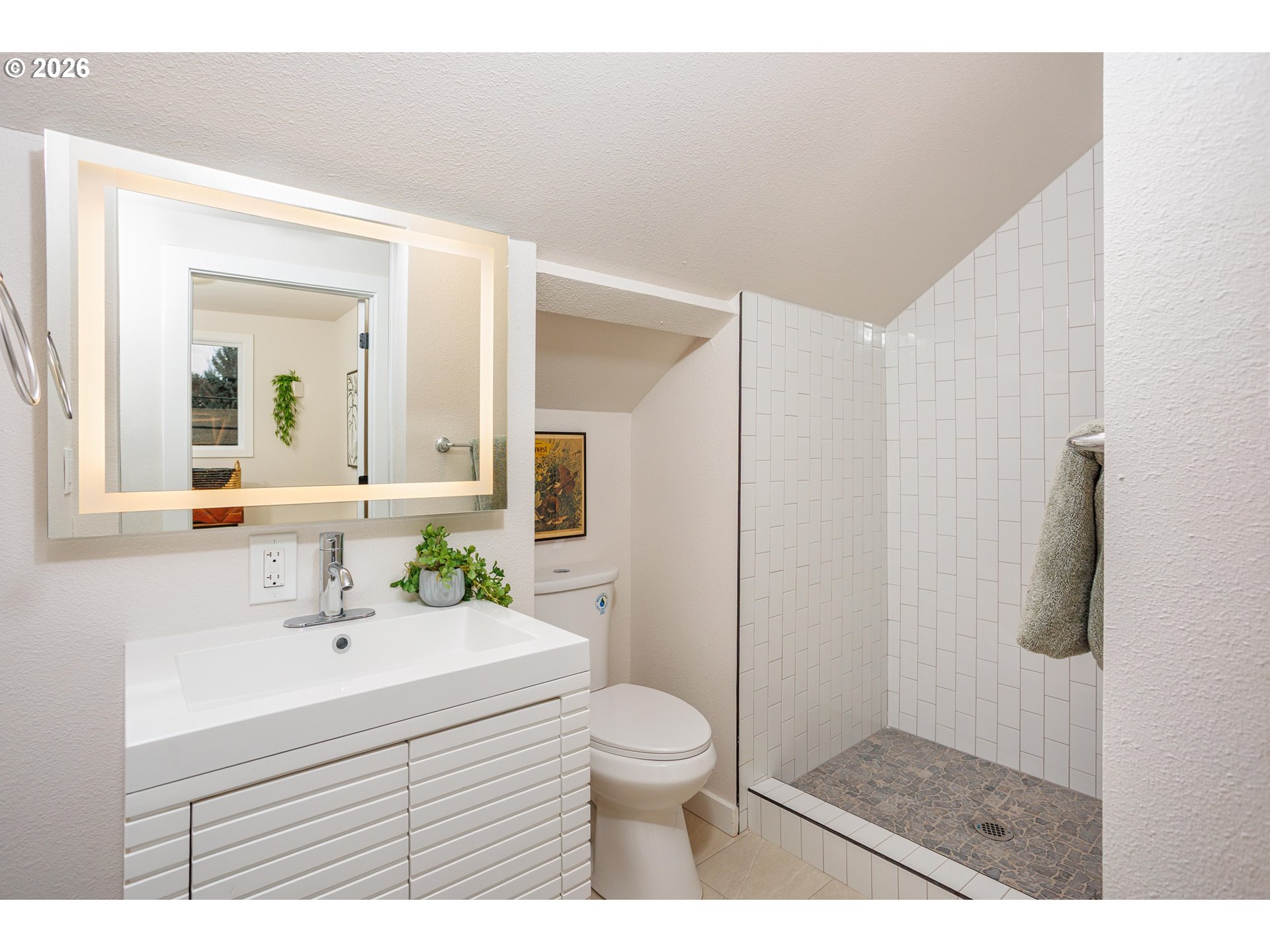 4512 SE CLINTON ST SE