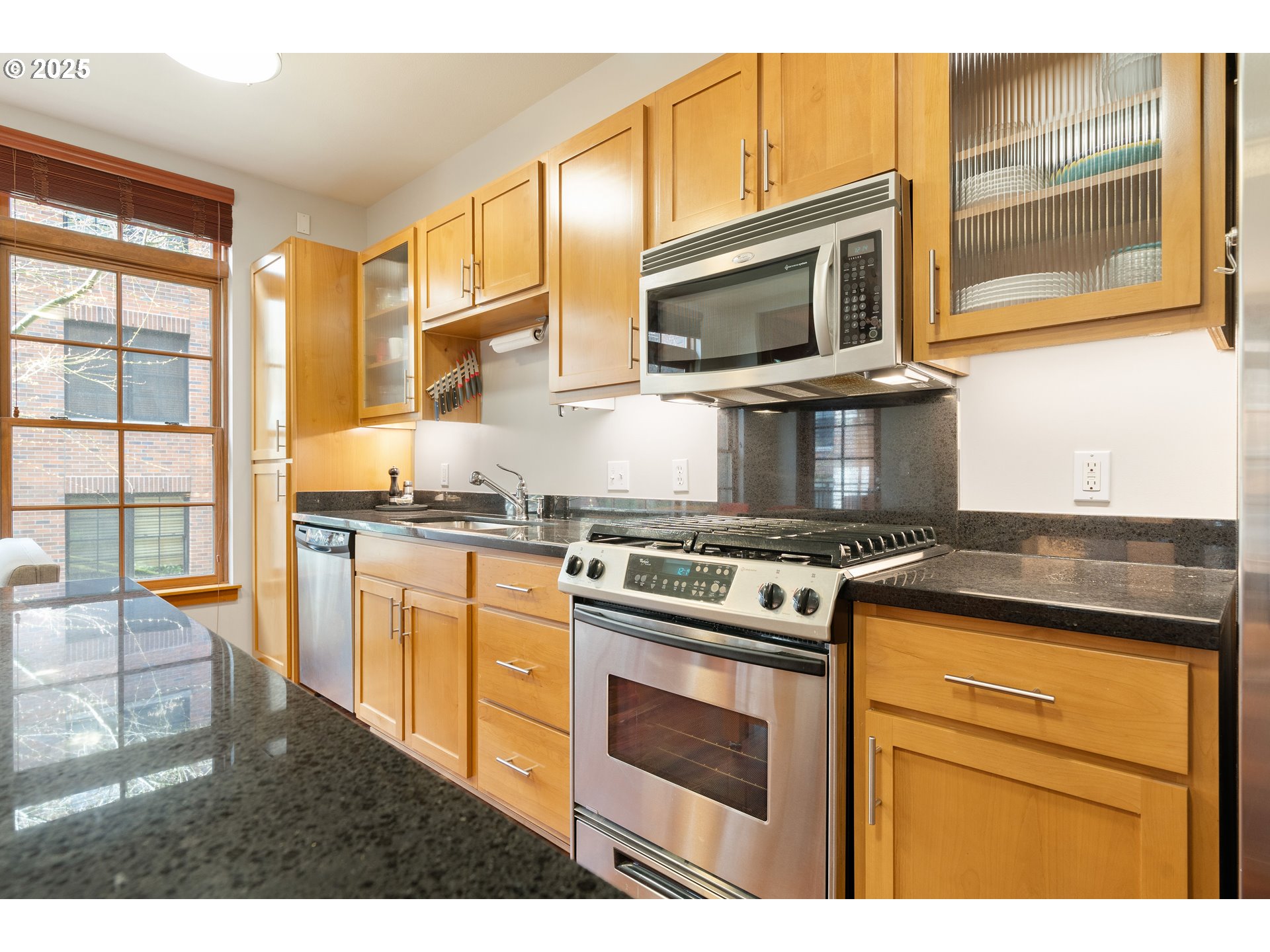 2350 NW SAVIER ST 202